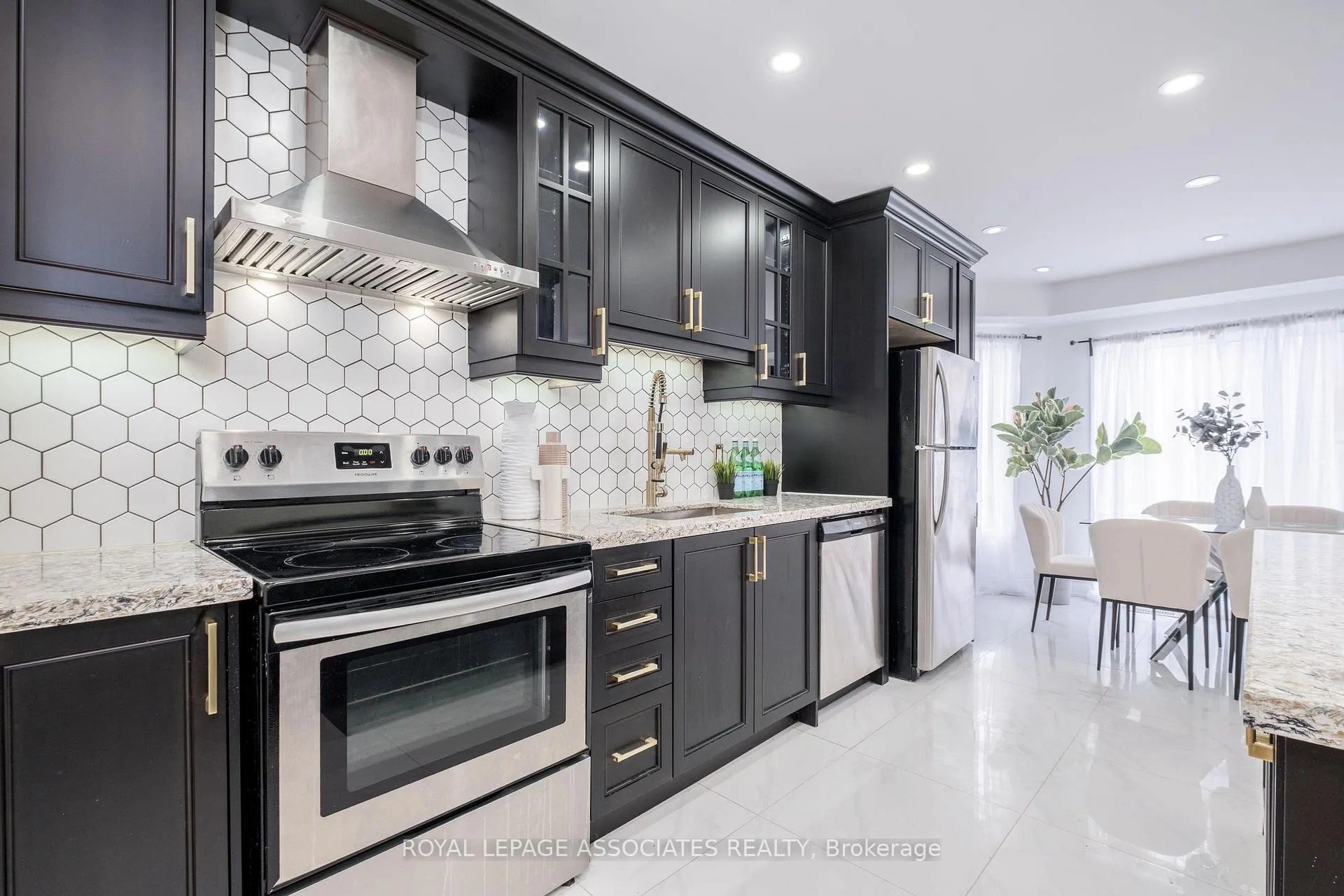 Photo 13 of 14 Clandfield Street, Markham, Rouge River Estates — HOMEH