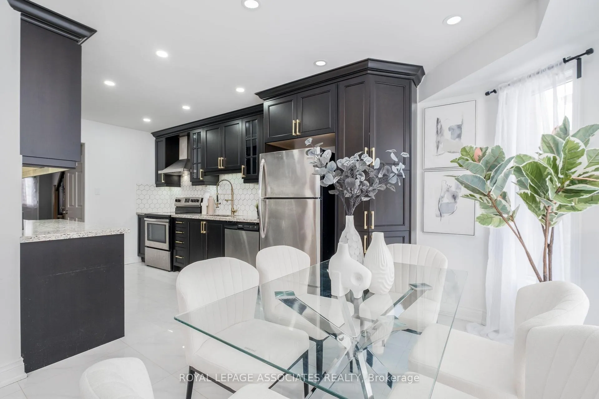 Photo 15 of 14 Clandfield Street, Markham, Rouge River Estates — HOMEH
