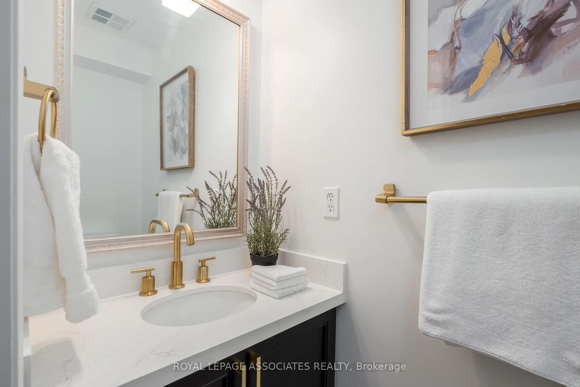 Photo 18 of 14 Clandfield Street, Markham, Rouge River Estates — HOMEH