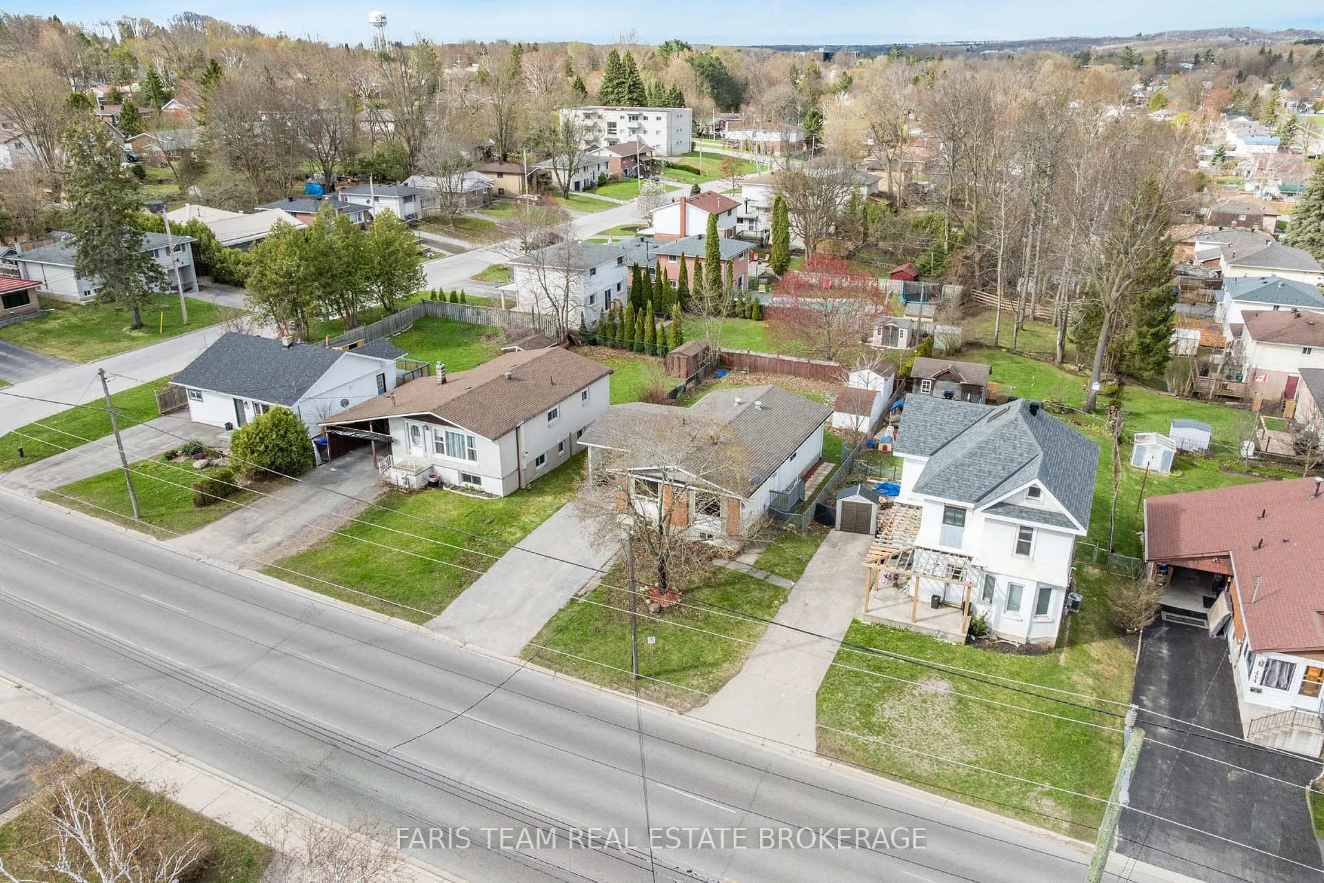 Photo 2 of 472 William Street, Midland — HOMEH