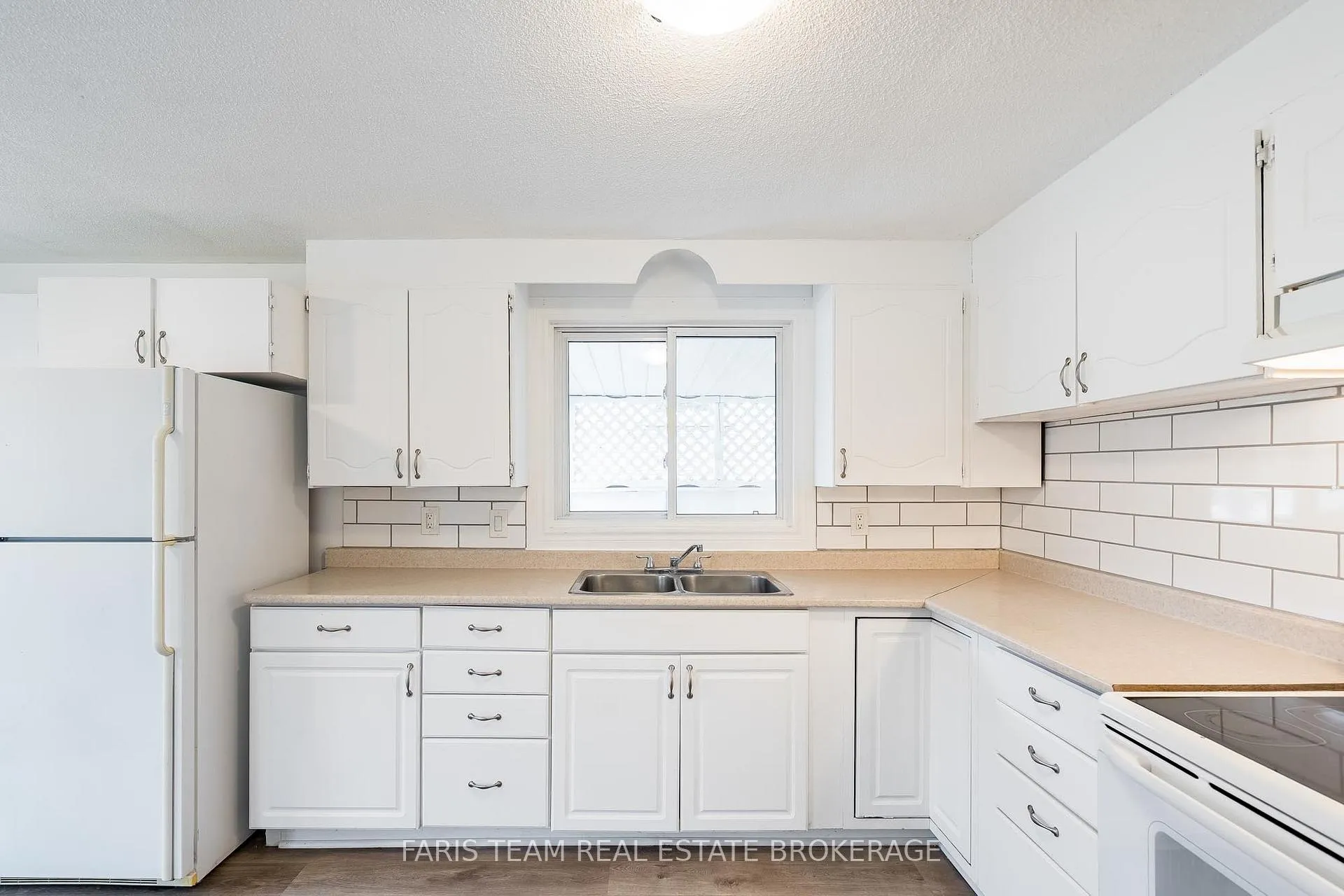 Photo 4 of 472 William Street, Midland — HOMEH