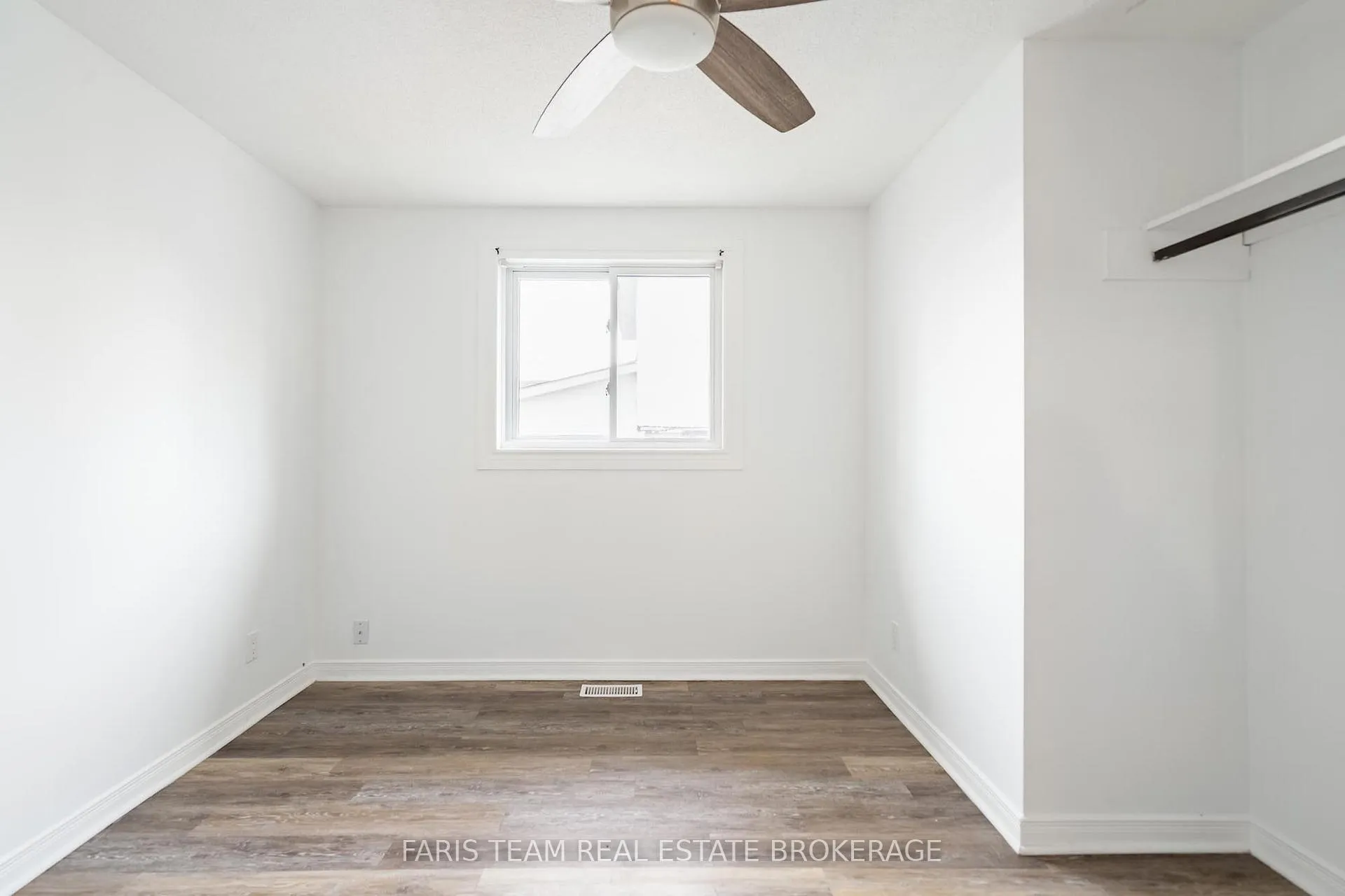 Photo 12 of 472 William Street, Midland — HOMEH