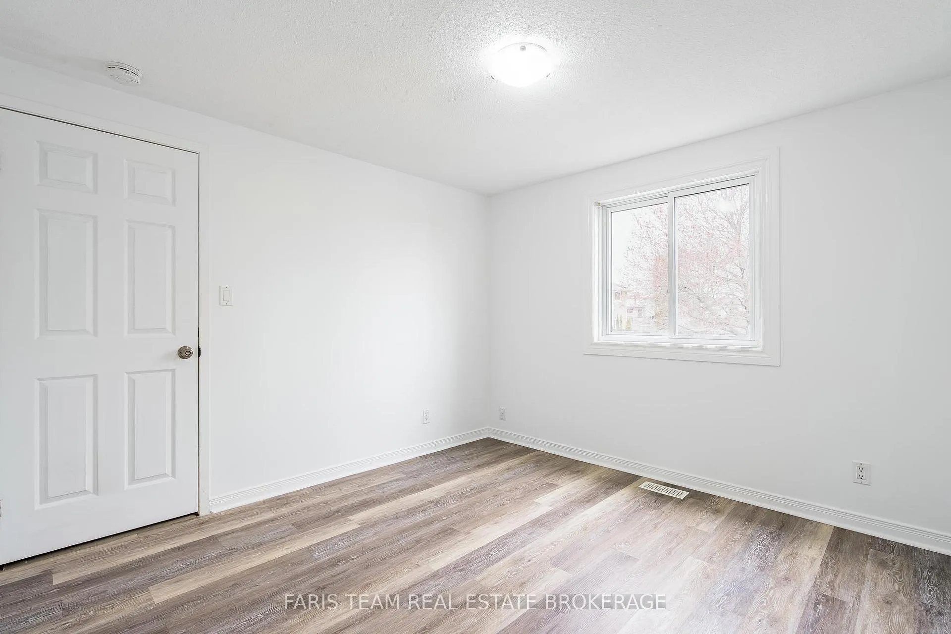 Photo 16 of 472 William Street, Midland — HOMEH