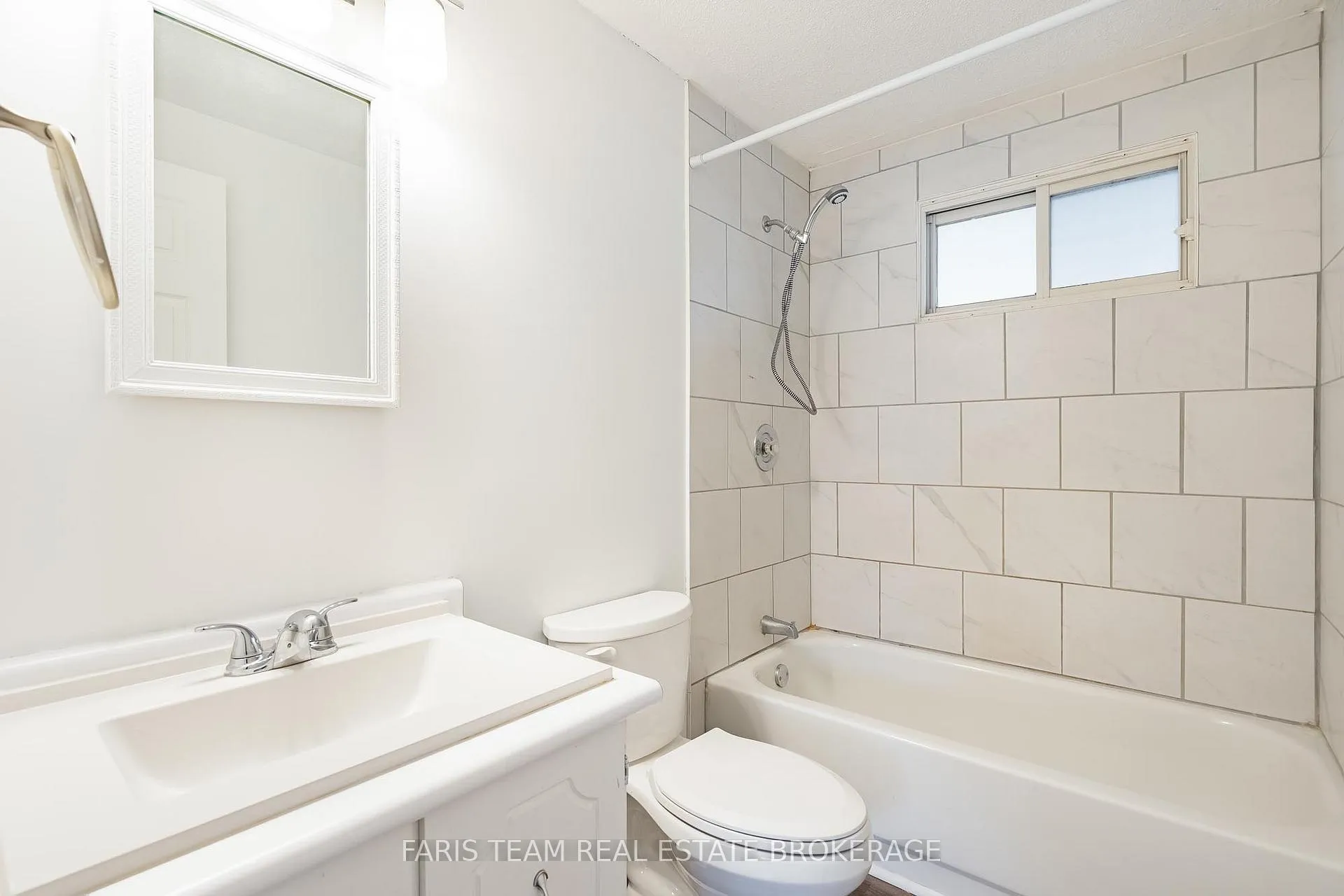 Photo 19 of 472 William Street, Midland — HOMEH