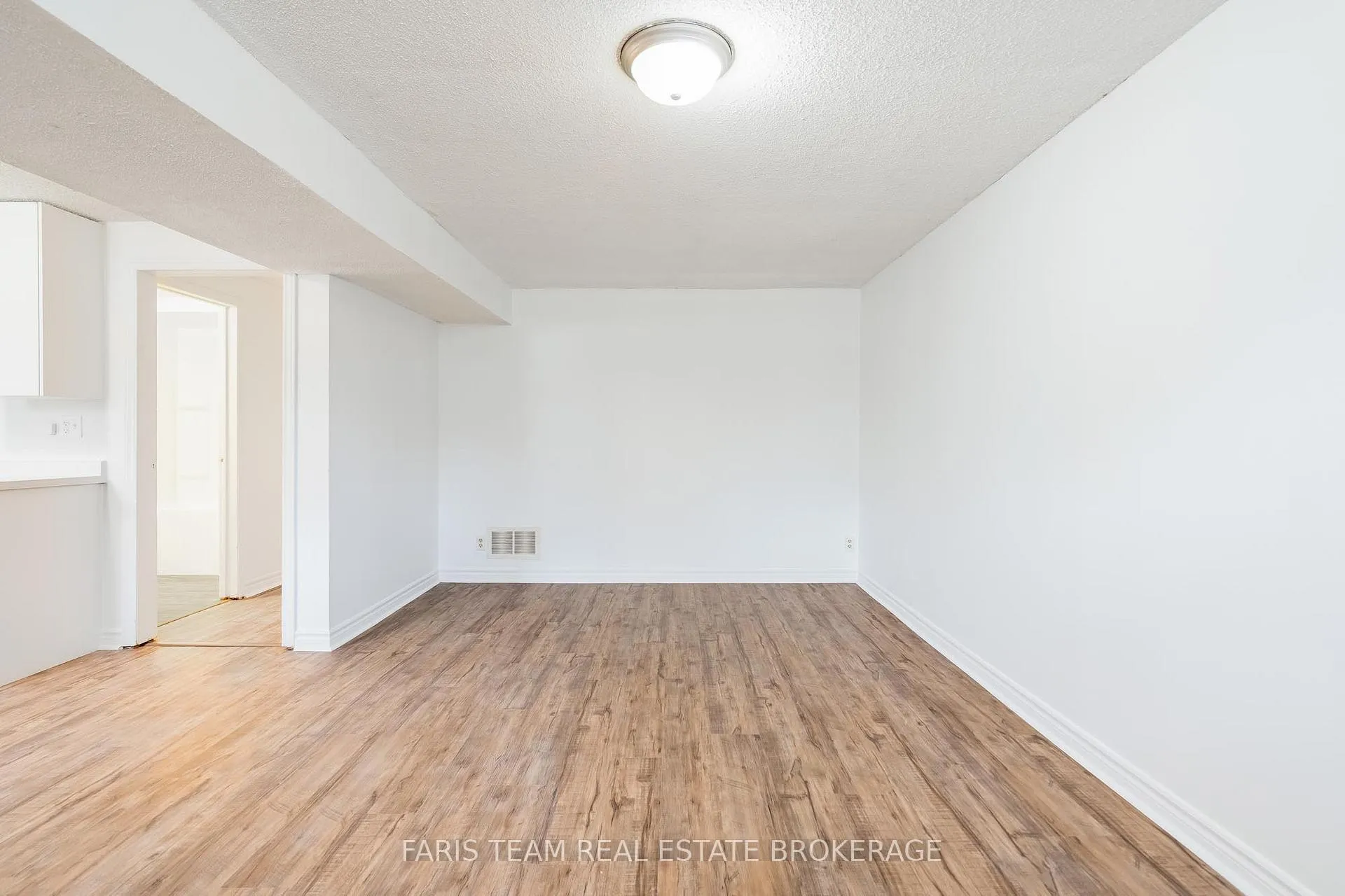 Photo 25 of 472 William Street, Midland — HOMEH