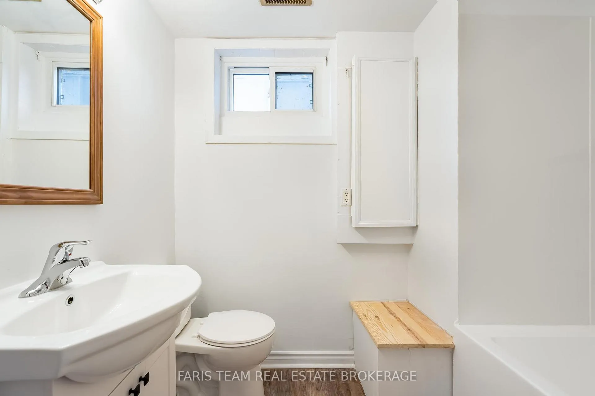 Photo 31 of 472 William Street, Midland — HOMEH