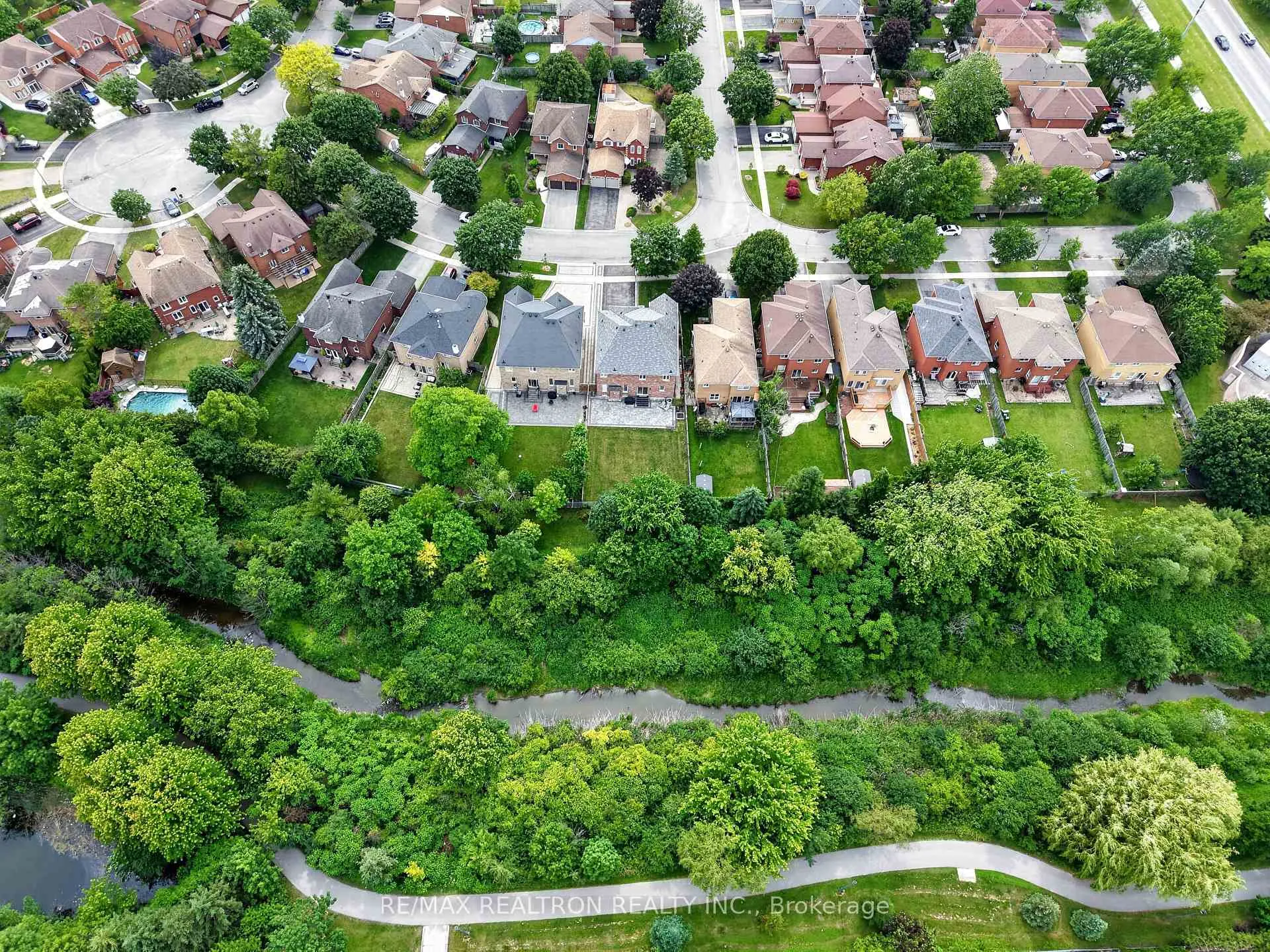 Photo 2 of 43 Keeble Crescent, Ajax, Central — HOMEH