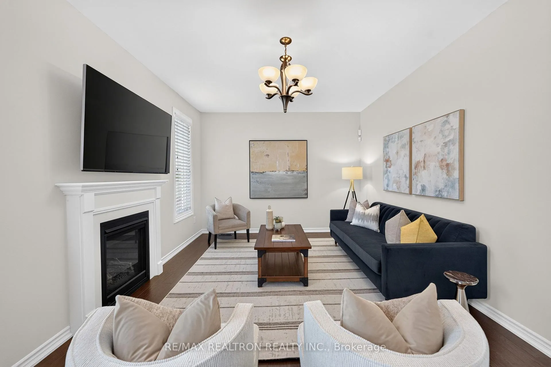 Photo 9 of 43 Keeble Crescent, Ajax, Central — HOMEH