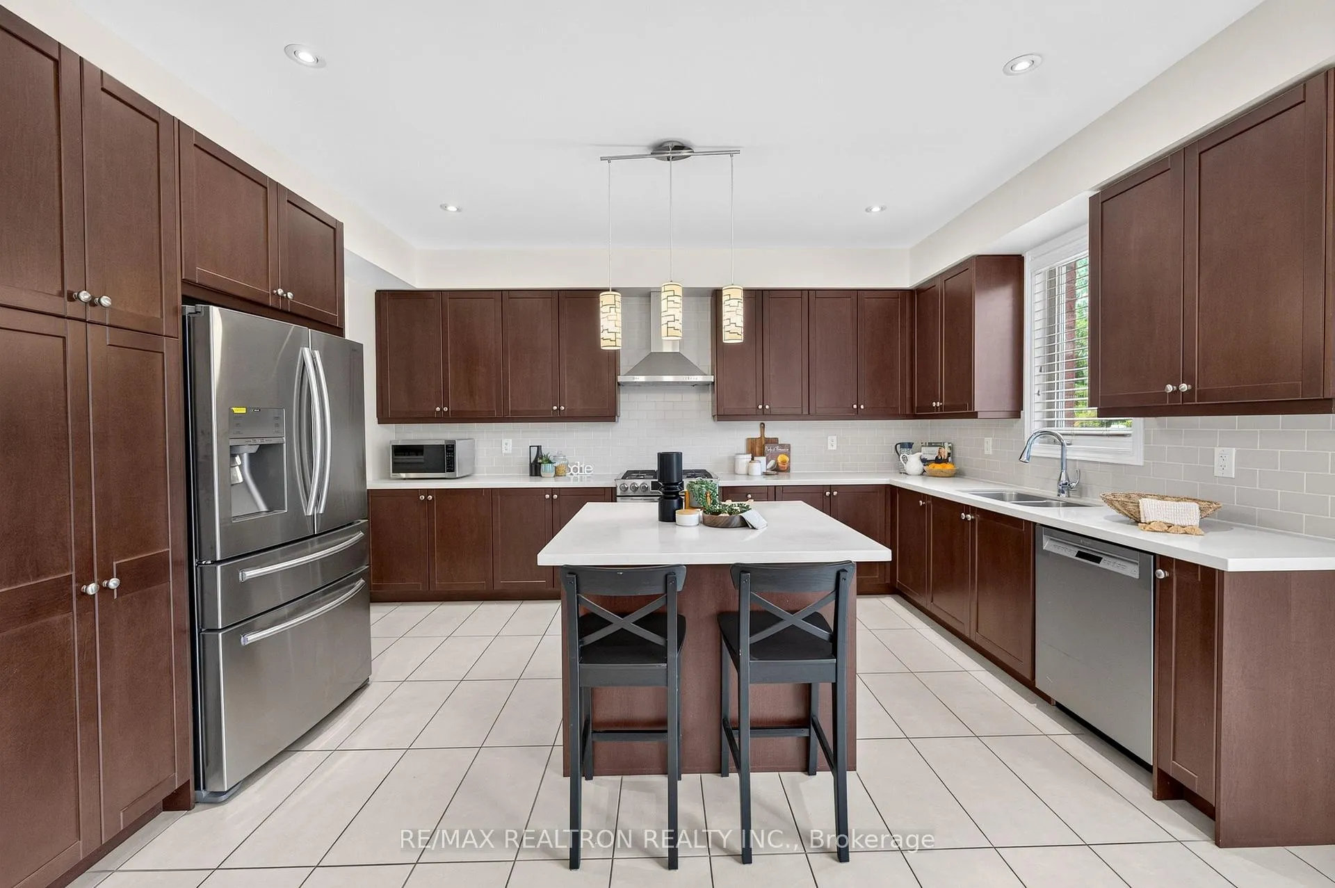 Photo 12 of 43 Keeble Crescent, Ajax, Central — HOMEH