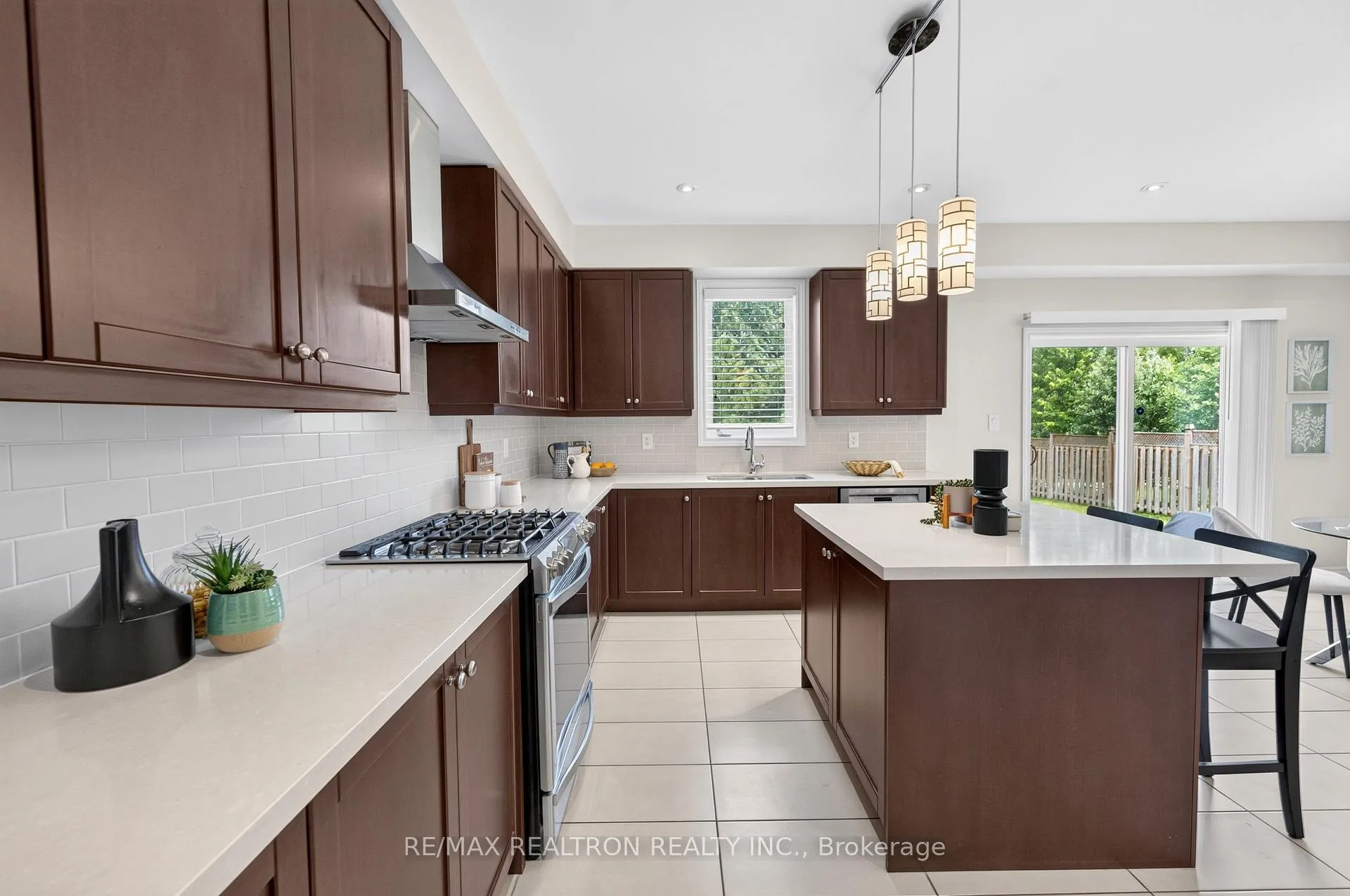 Photo 13 of 43 Keeble Crescent, Ajax, Central — HOMEH
