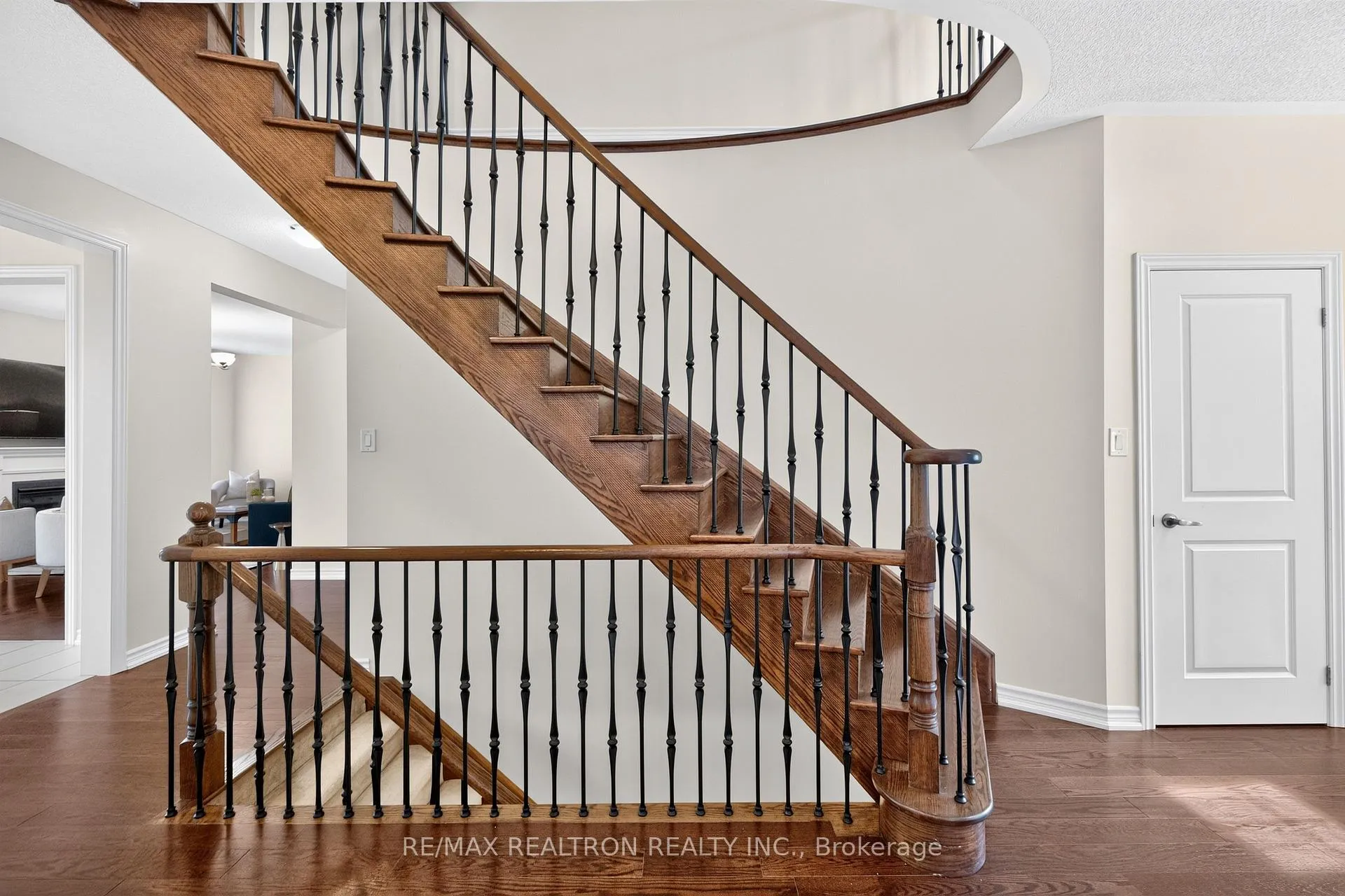 Photo 15 of 43 Keeble Crescent, Ajax, Central — HOMEH