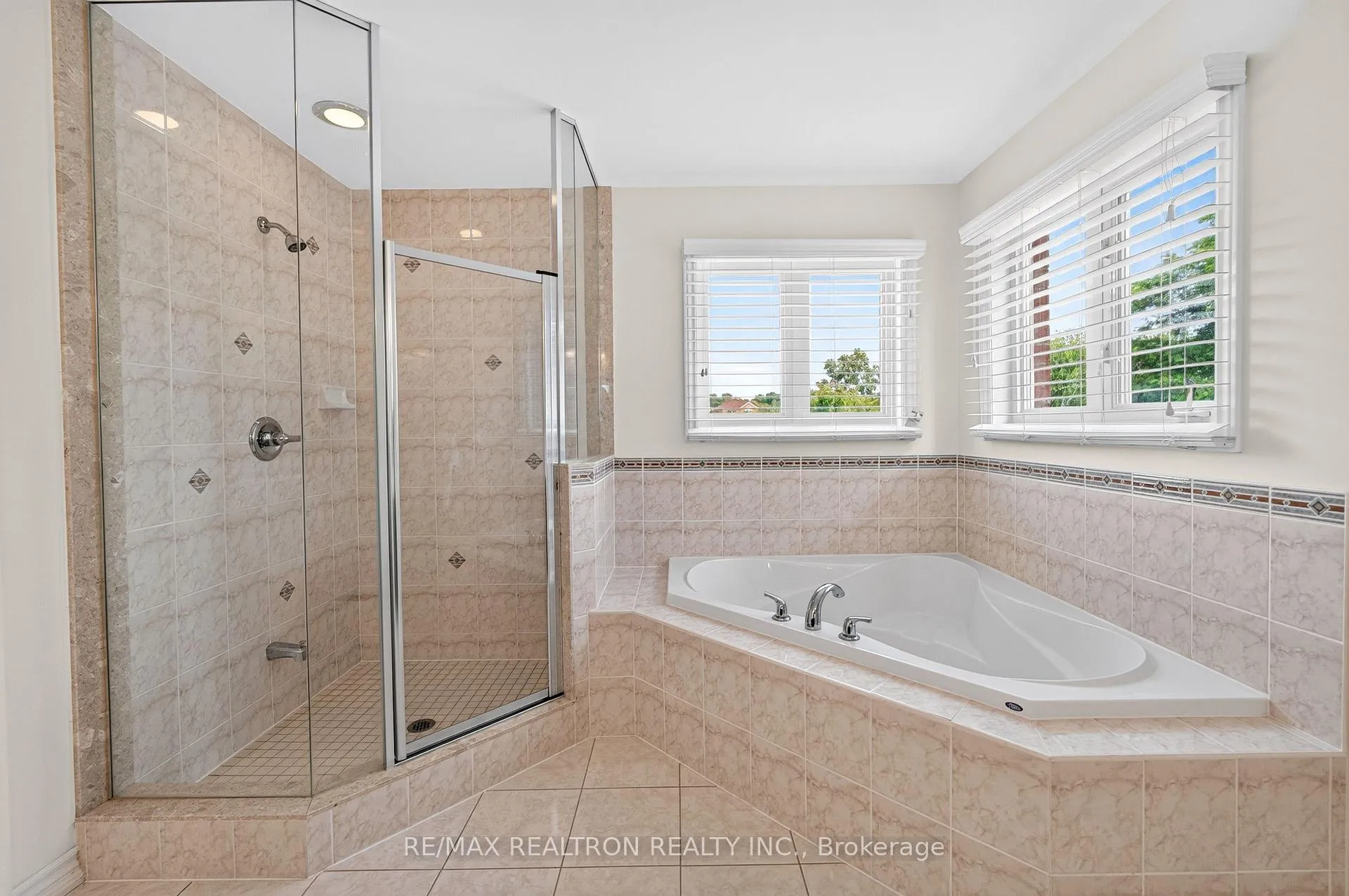 Photo 20 of 43 Keeble Crescent, Ajax, Central — HOMEH