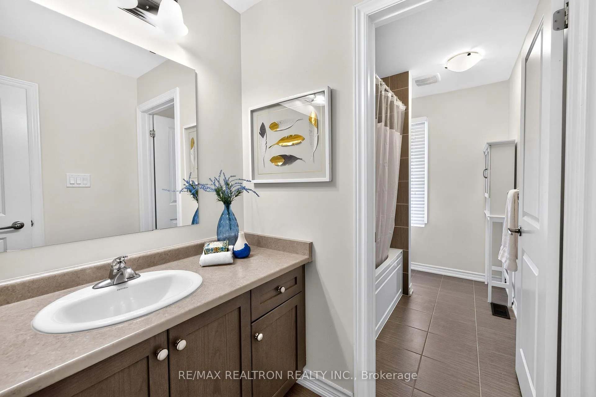 Photo 23 of 43 Keeble Crescent, Ajax, Central — HOMEH