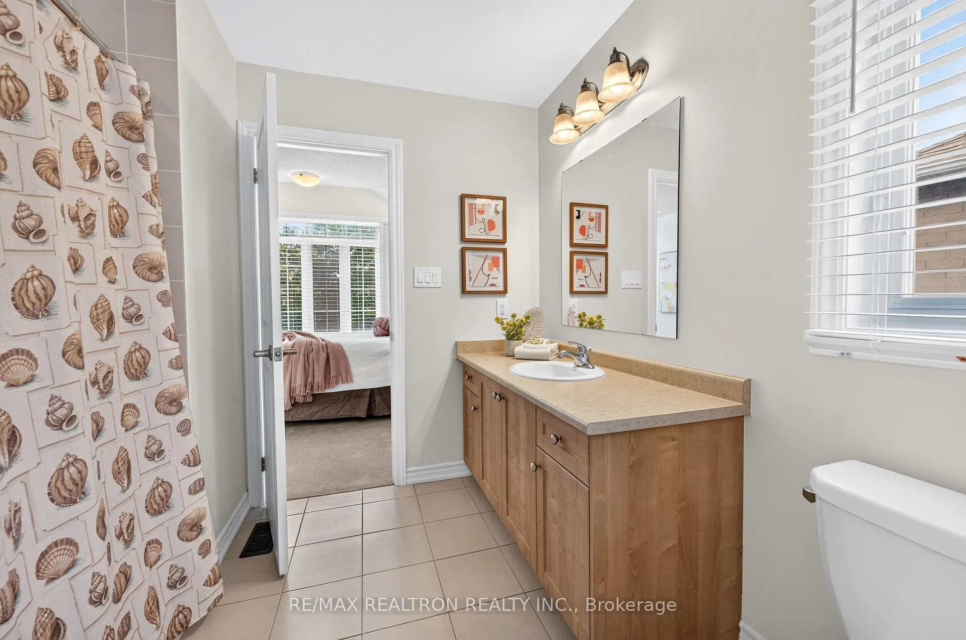 Photo 26 of 43 Keeble Crescent, Ajax, Central — HOMEH