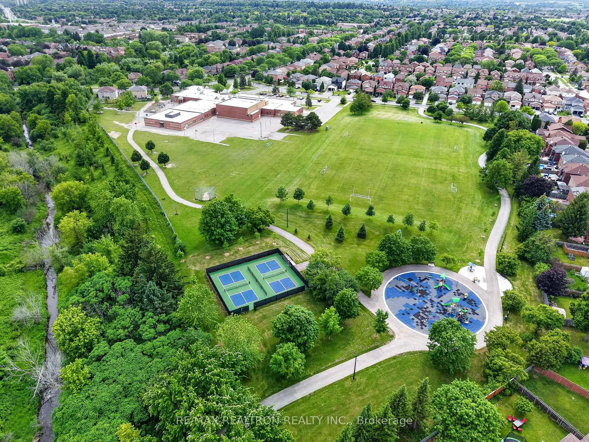 Photo 33 of 43 Keeble Crescent, Ajax, Central — HOMEH