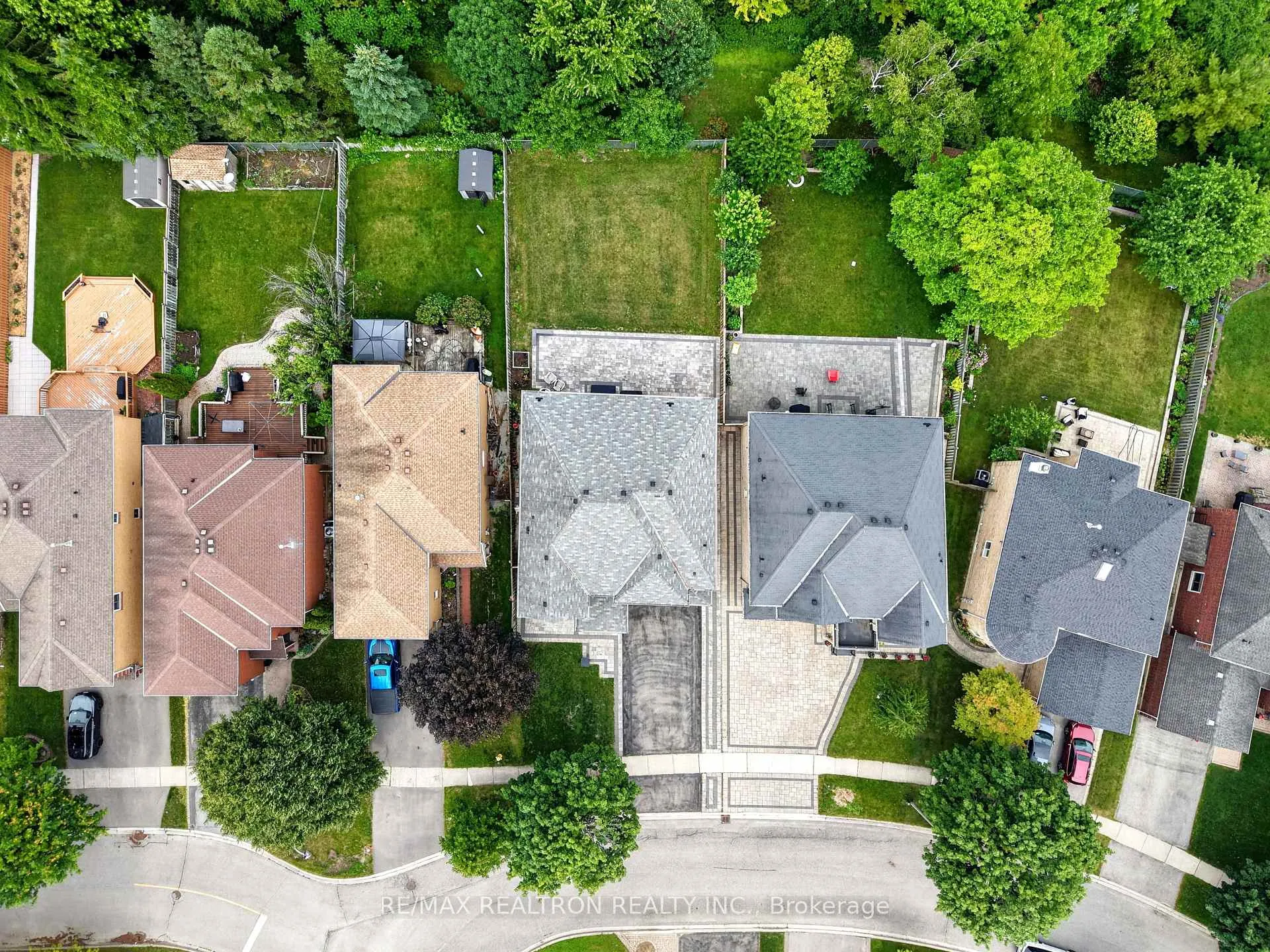 Photo 36 of 43 Keeble Crescent, Ajax, Central — HOMEH
