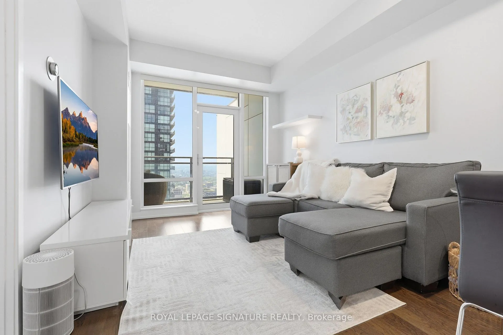 Photo 6 of Unit 3801, 21 Widmer Street, Toronto, Waterfront Communities — HOMEH