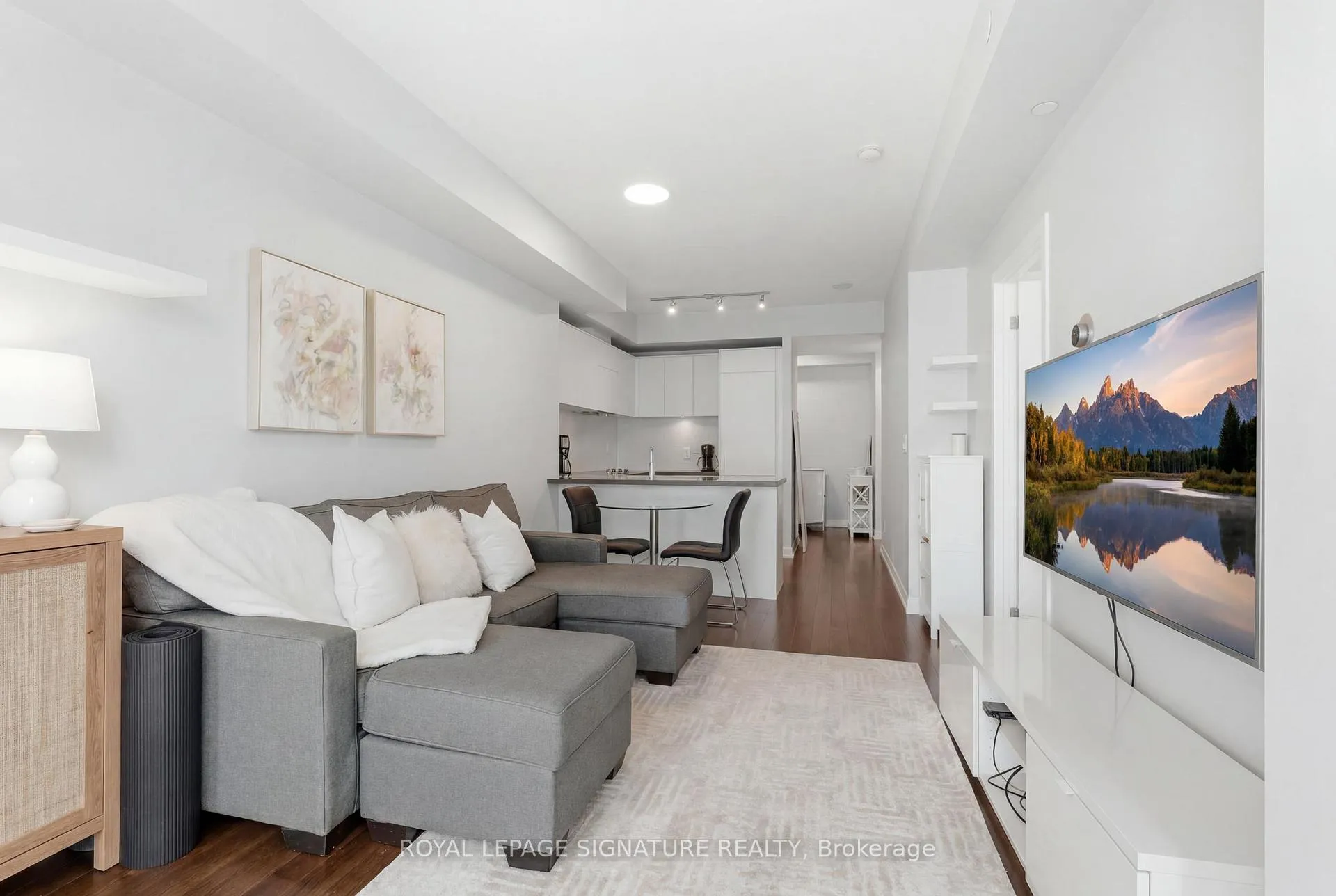 Photo 7 of Unit 3801, 21 Widmer Street, Toronto, Waterfront Communities — HOMEH