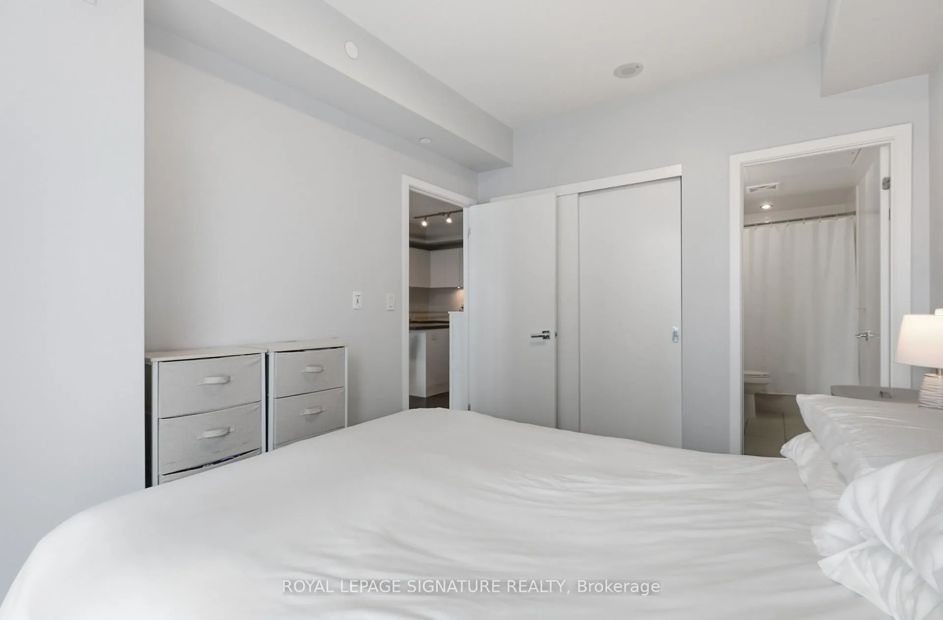 Photo 10 of Unit 3801, 21 Widmer Street, Toronto, Waterfront Communities — HOMEH