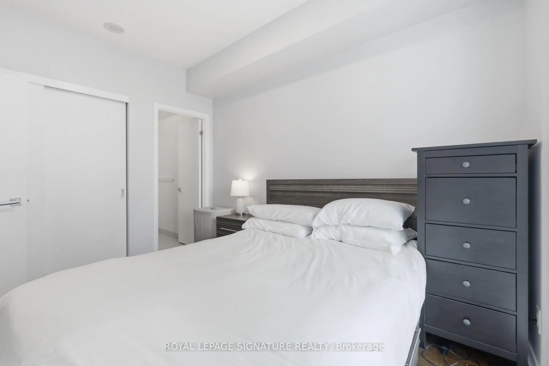 Photo 11 of Unit 3801, 21 Widmer Street, Toronto, Waterfront Communities — HOMEH