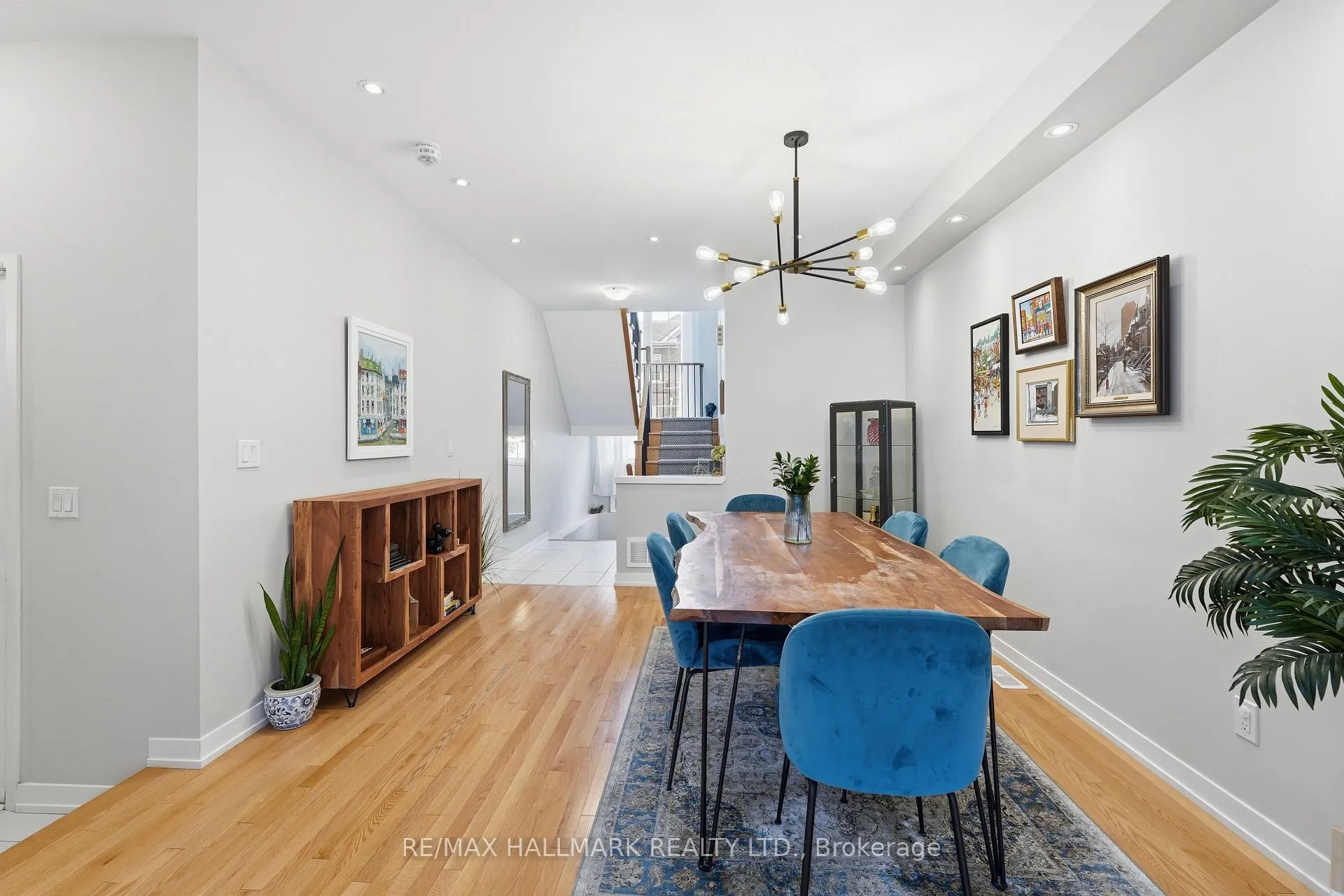 Photo 6 of 7 Harcourt Street, Vaughan, Patterson — HOMEH