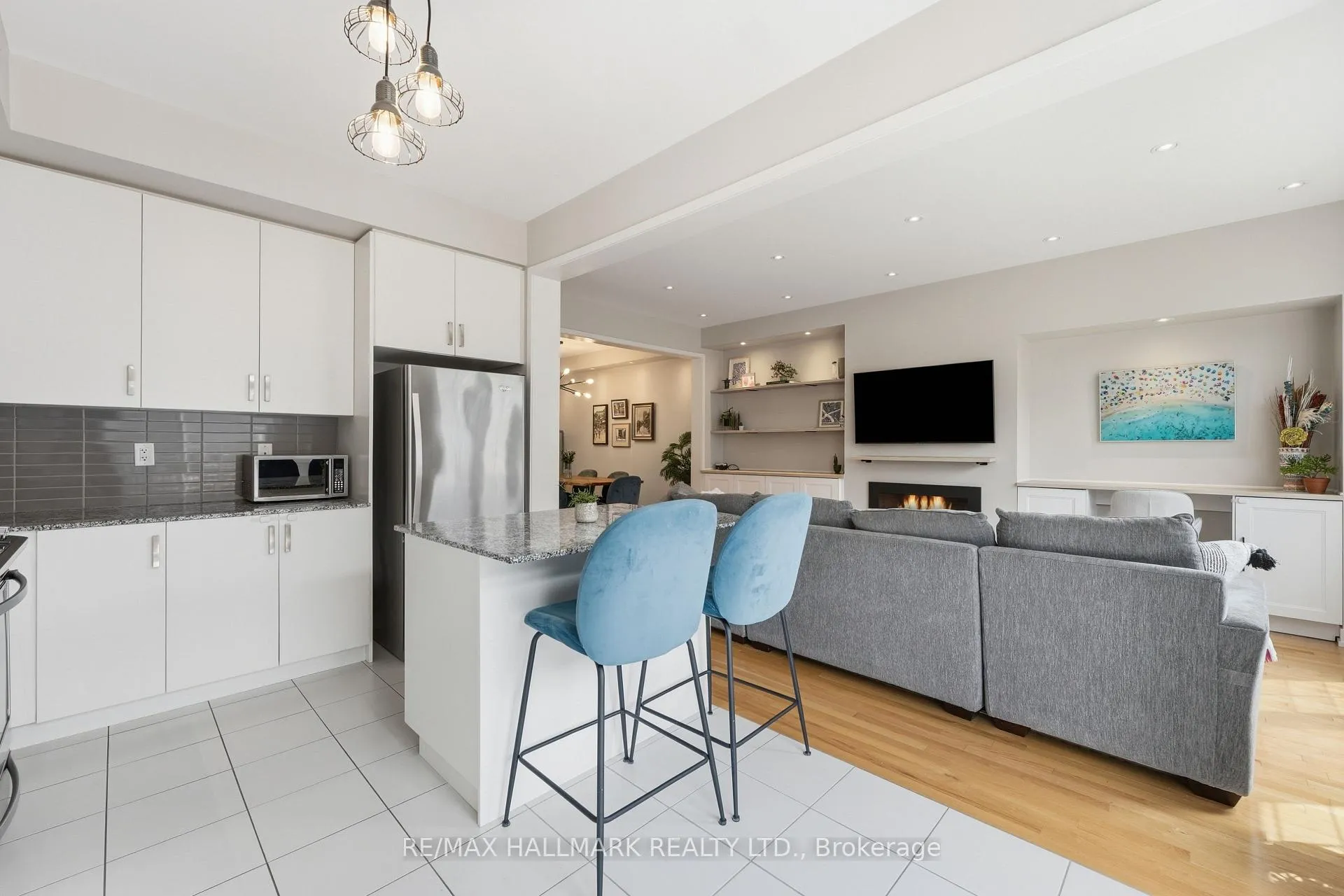 Photo 8 of 7 Harcourt Street, Vaughan, Patterson — HOMEH