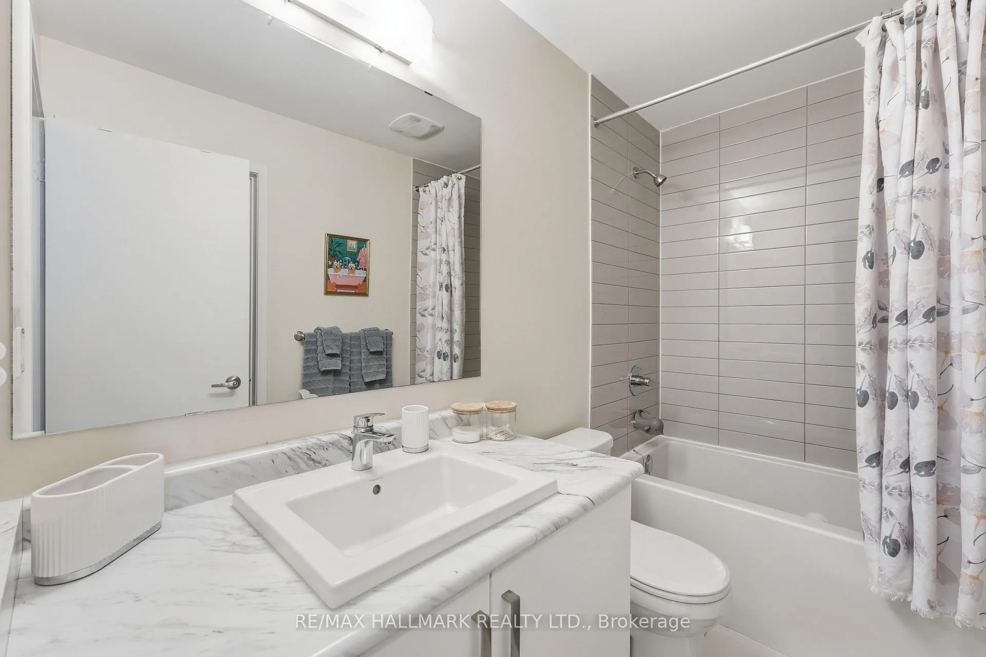 Photo 28 of 7 Harcourt Street, Vaughan, Patterson — HOMEH