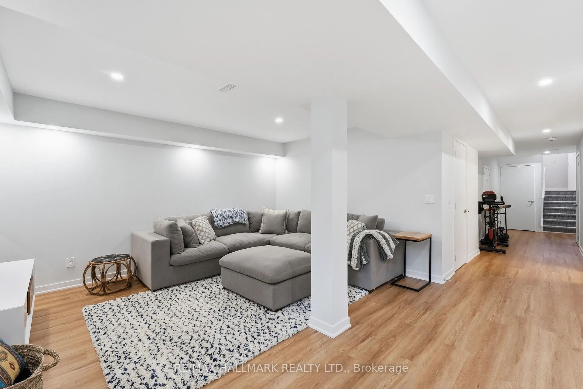 Photo 32 of 7 Harcourt Street, Vaughan, Patterson — HOMEH