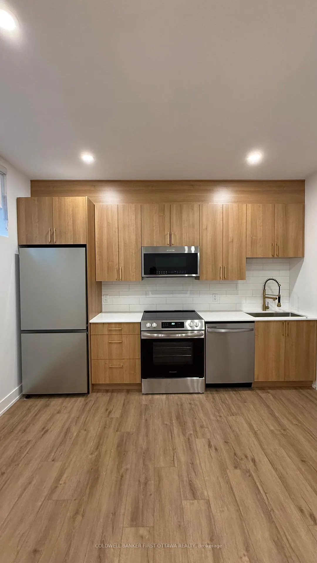 Photo 4 of Unit D, 886 Byron Avenue, Ottawa, McKellar/Highland — HOMEH