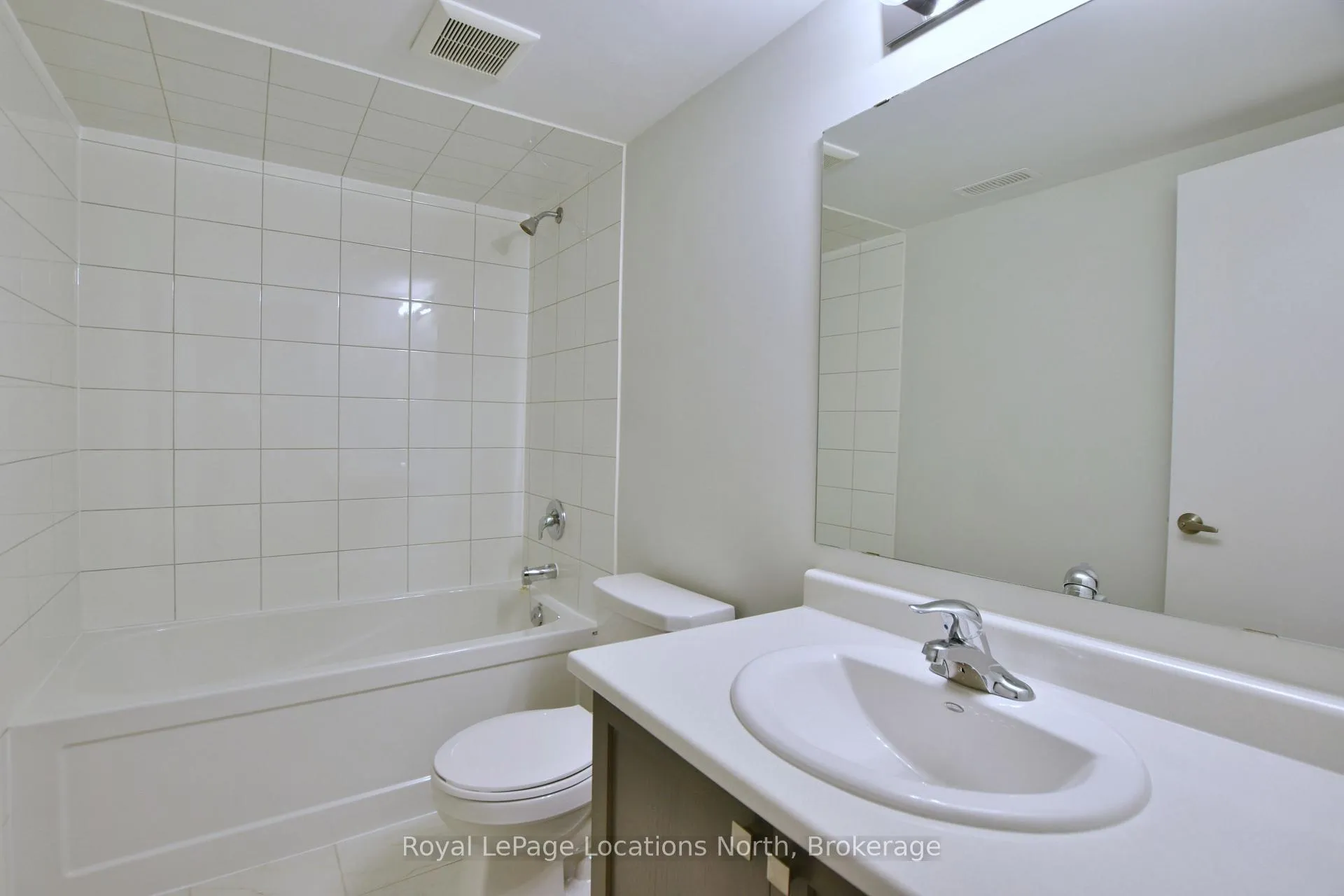Photo 8 of Unit 5, 35 Dawson Drive, Collingwood — HOMEH