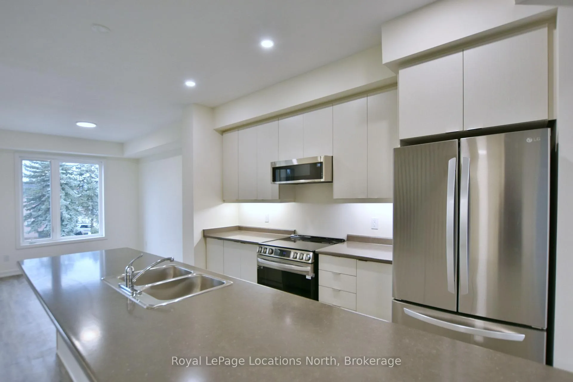 Photo 11 of Unit 5, 35 Dawson Drive, Collingwood — HOMEH