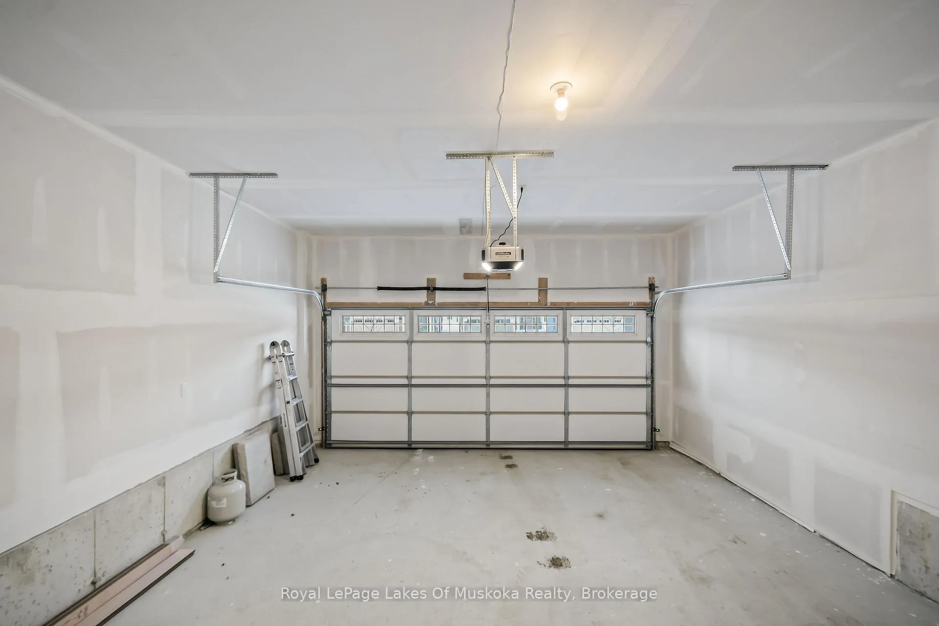Photo 37 of 345 Mceachern Lane, Gravenhurst, Muskoka (S) — HOMEH