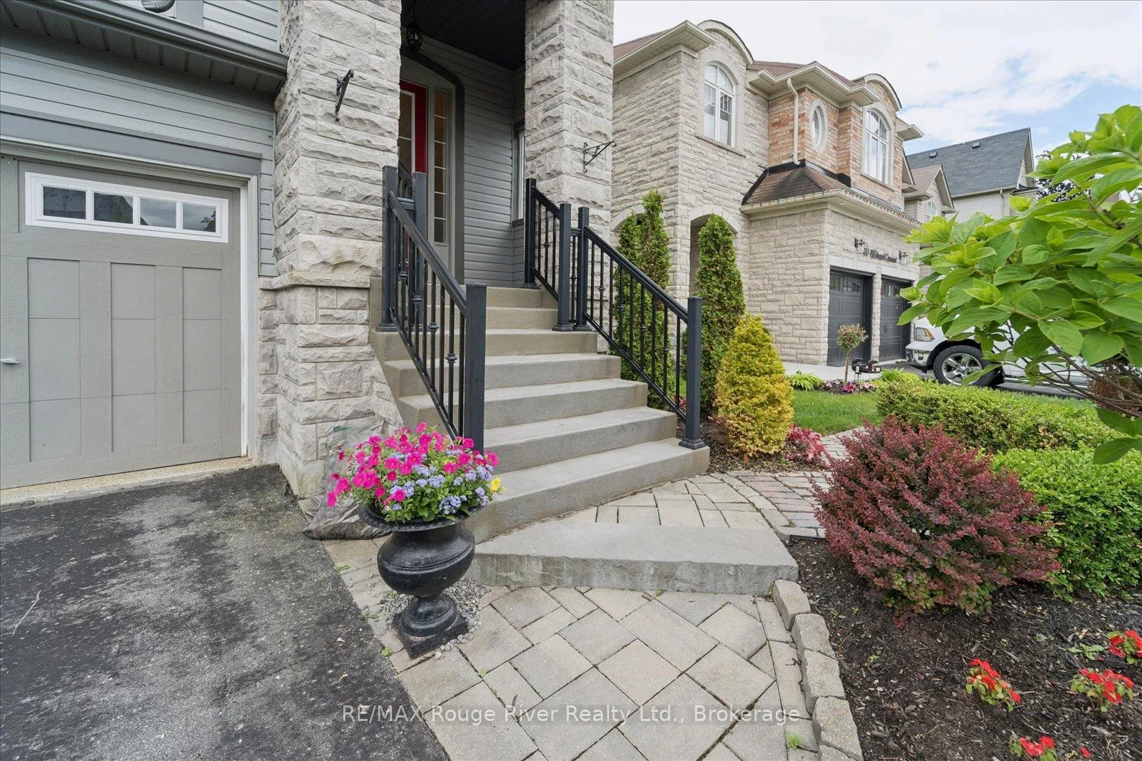 Photo 3 of 55 Alldread Crescent, Clarington, Newcastle — HOMEH