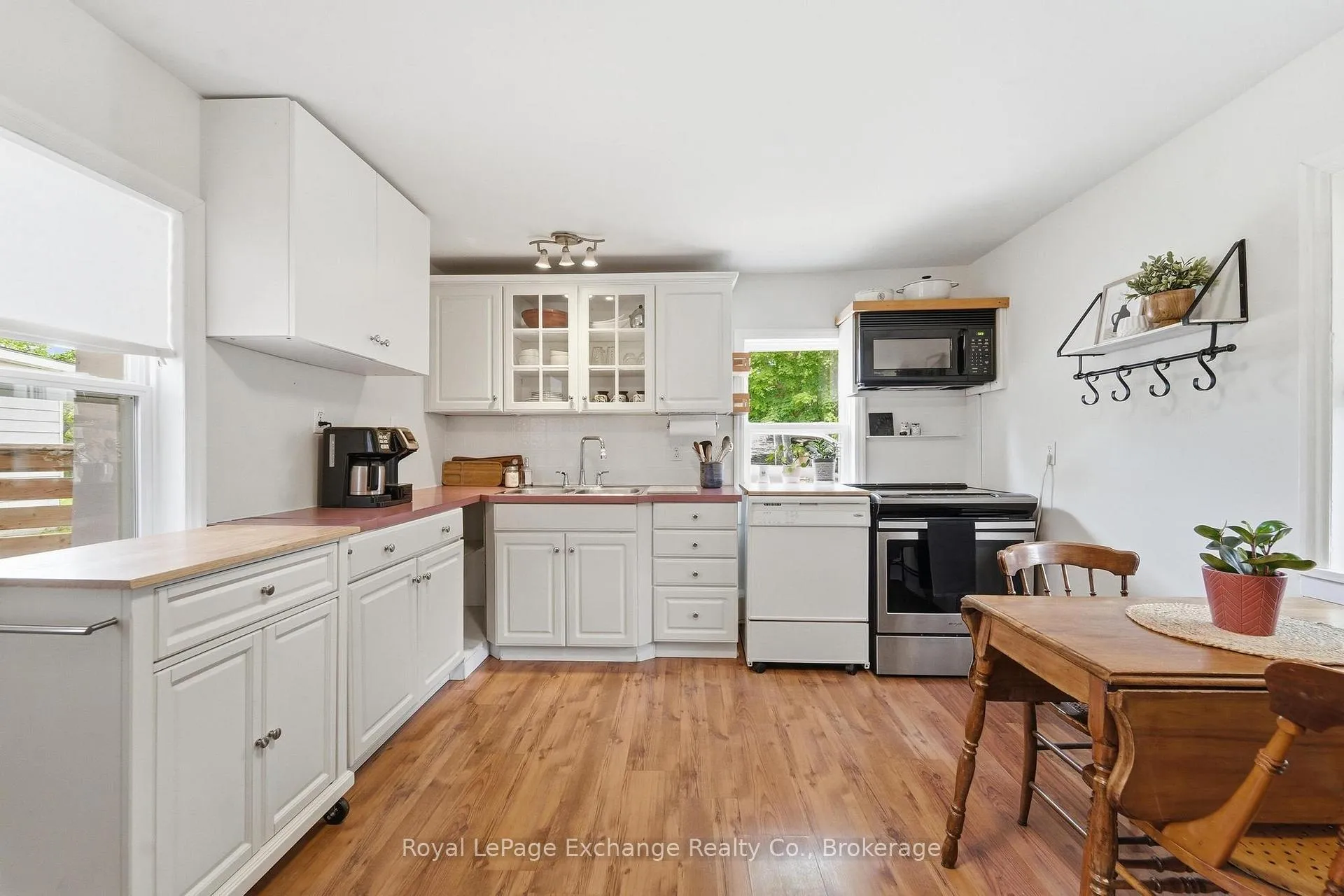 Photo 12 of 544 Queen Street, Kincardine — HOMEH