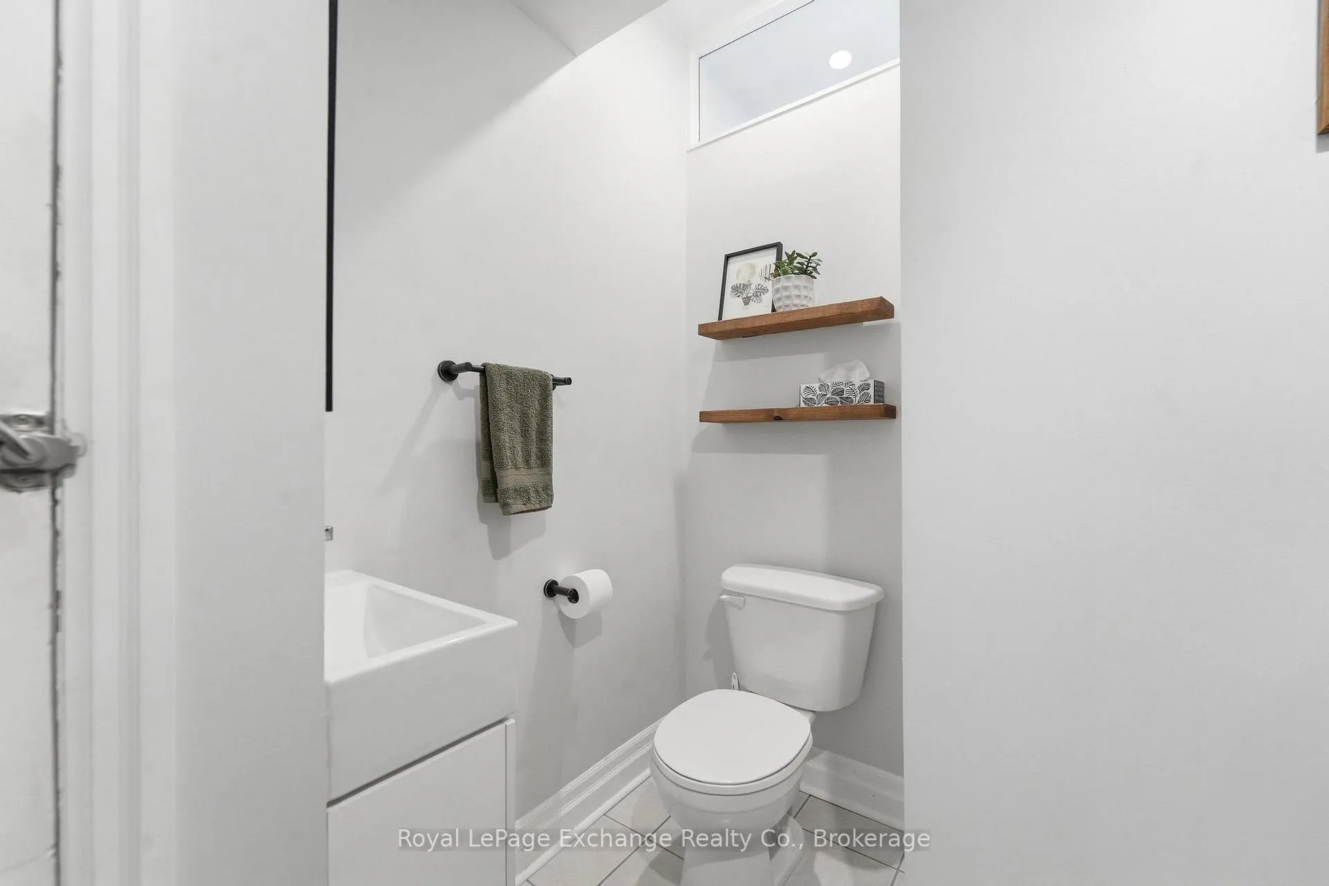 Photo 17 of 544 Queen Street, Kincardine — HOMEH