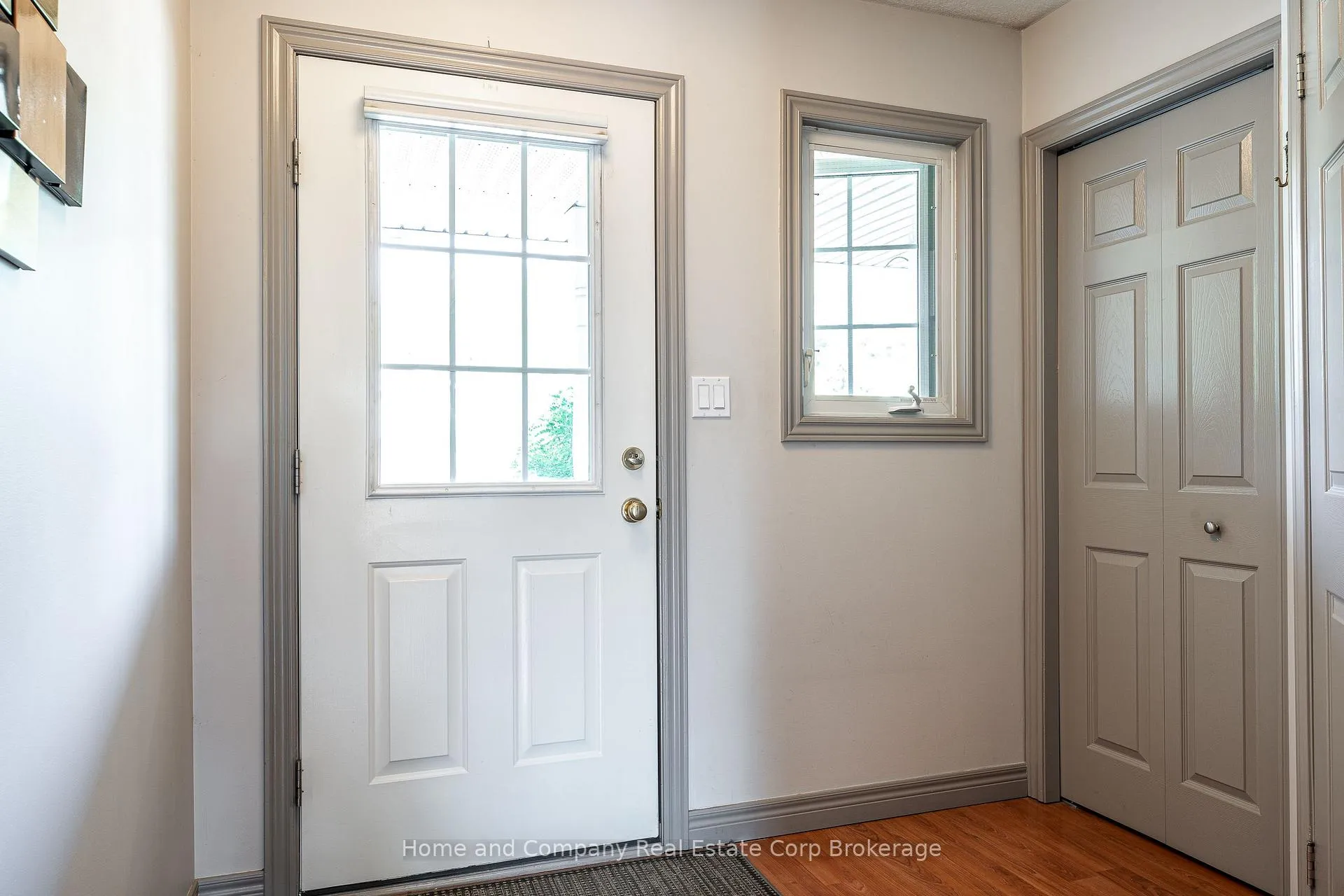 Photo 4 of 43 Gregory Crescent, Stratford — HOMEH