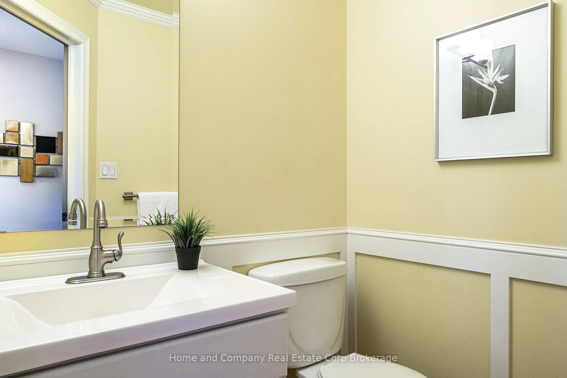 Photo 5 of 43 Gregory Crescent, Stratford — HOMEH