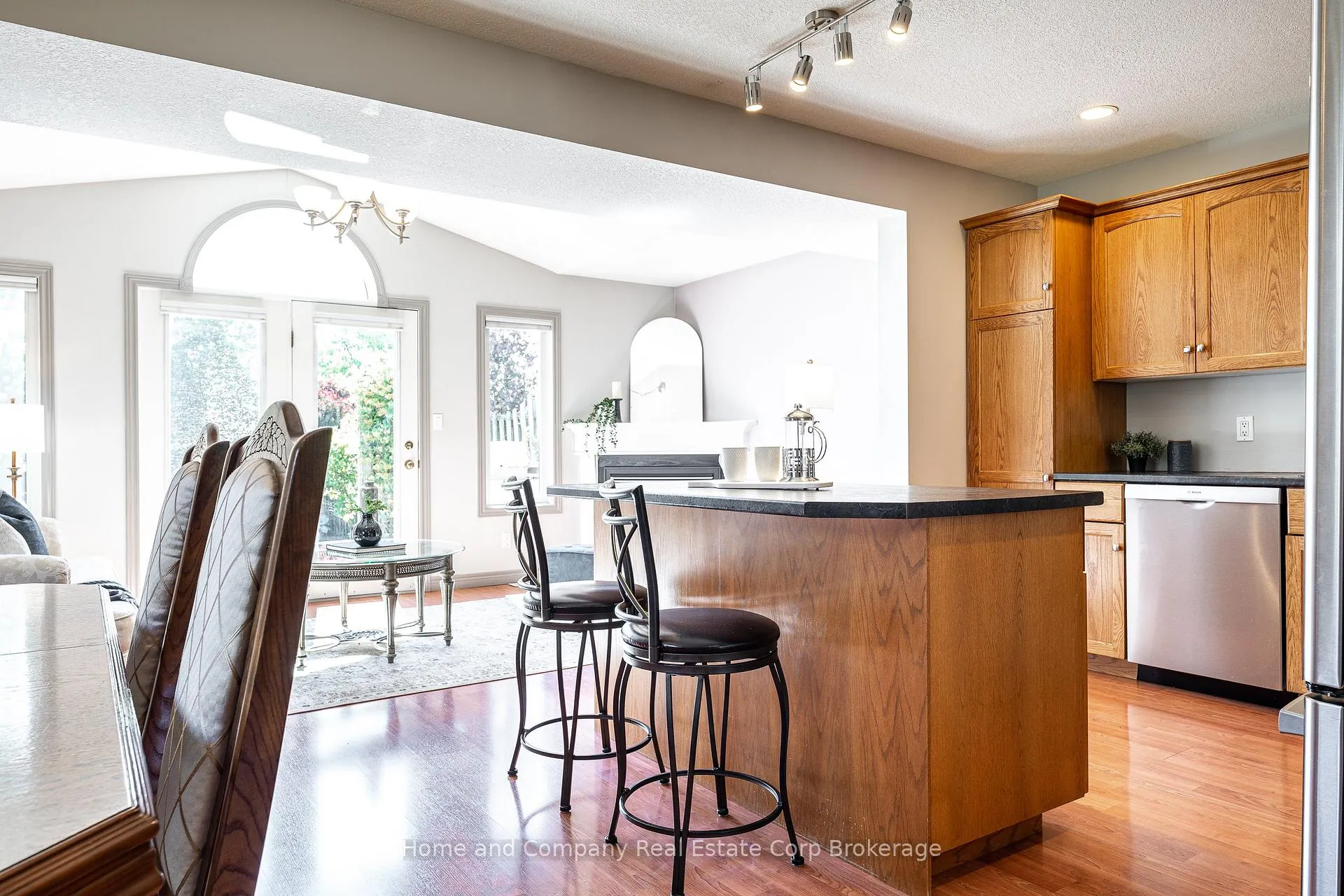 Photo 8 of 43 Gregory Crescent, Stratford — HOMEH
