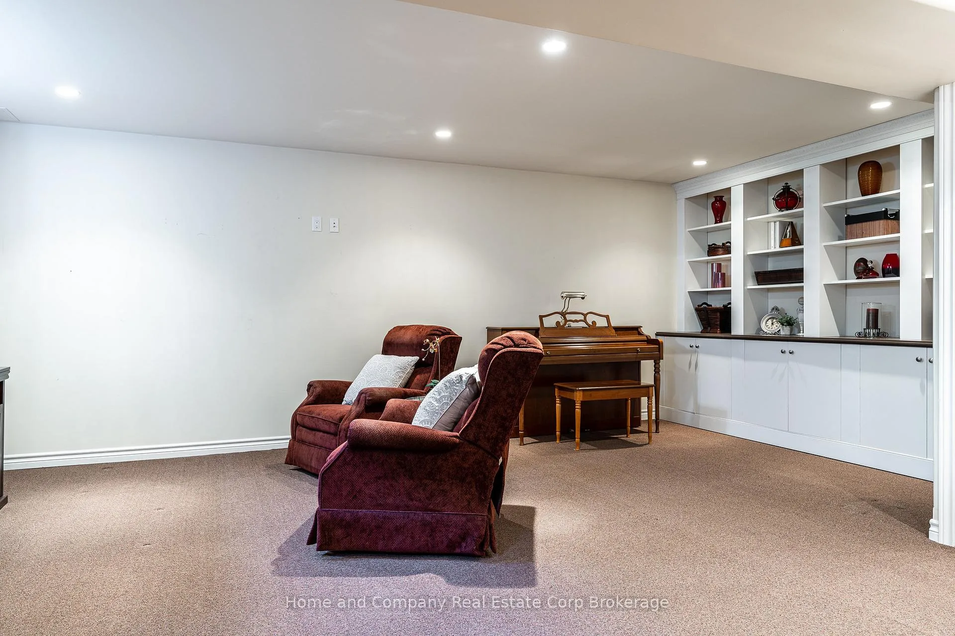 Photo 33 of 43 Gregory Crescent, Stratford — HOMEH