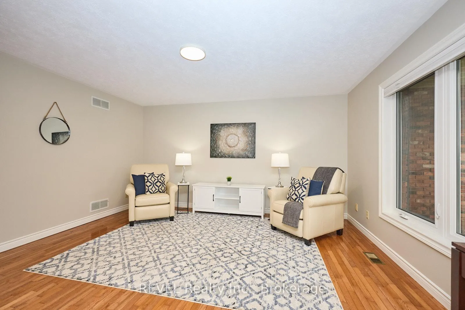 Photo 10 of 354 Doan's Ridge Road, Welland, Cooks Mills — HOMEH