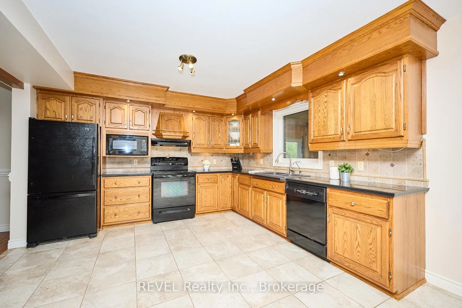 Photo 15 of 354 Doan's Ridge Road, Welland, Cooks Mills — HOMEH
