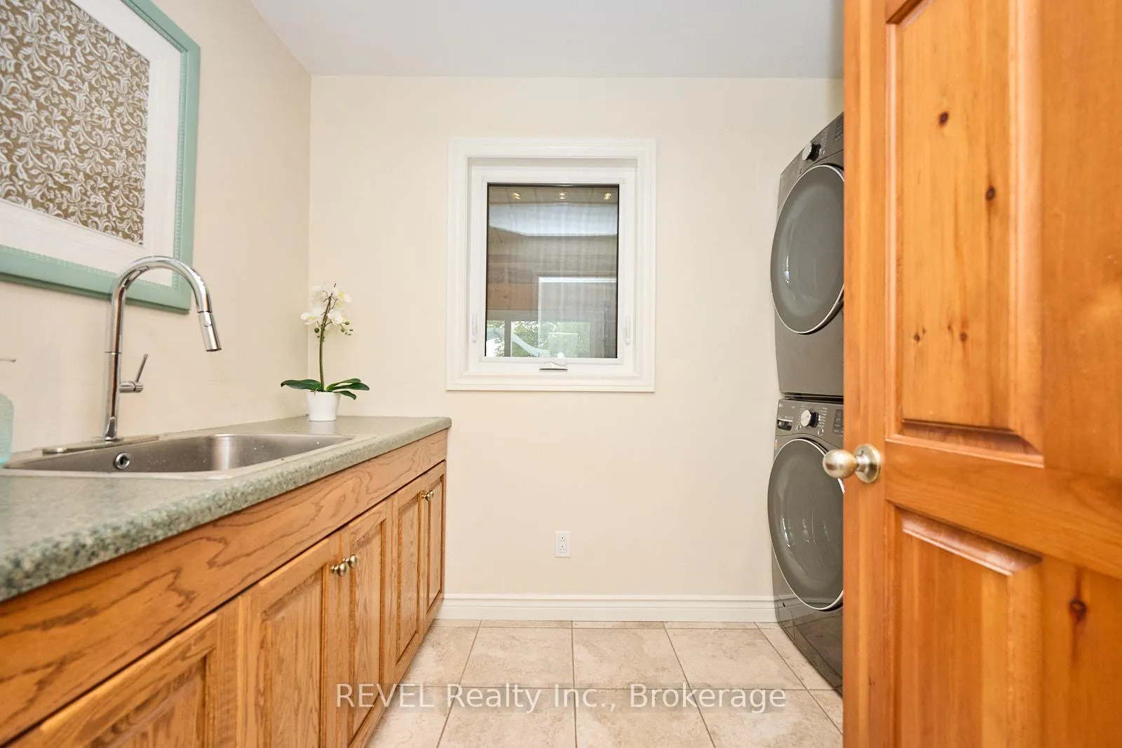 Photo 19 of 354 Doan's Ridge Road, Welland, Cooks Mills — HOMEH
