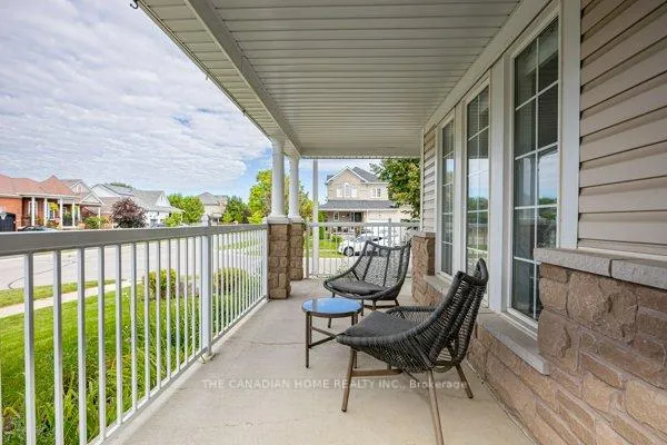 Photo 4 of 37 Darius Harns Drive, Whitby, Brooklin — HOMEH