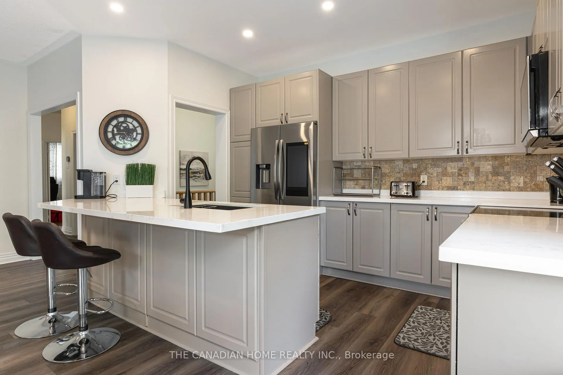Photo 10 of 37 Darius Harns Drive, Whitby, Brooklin — HOMEH