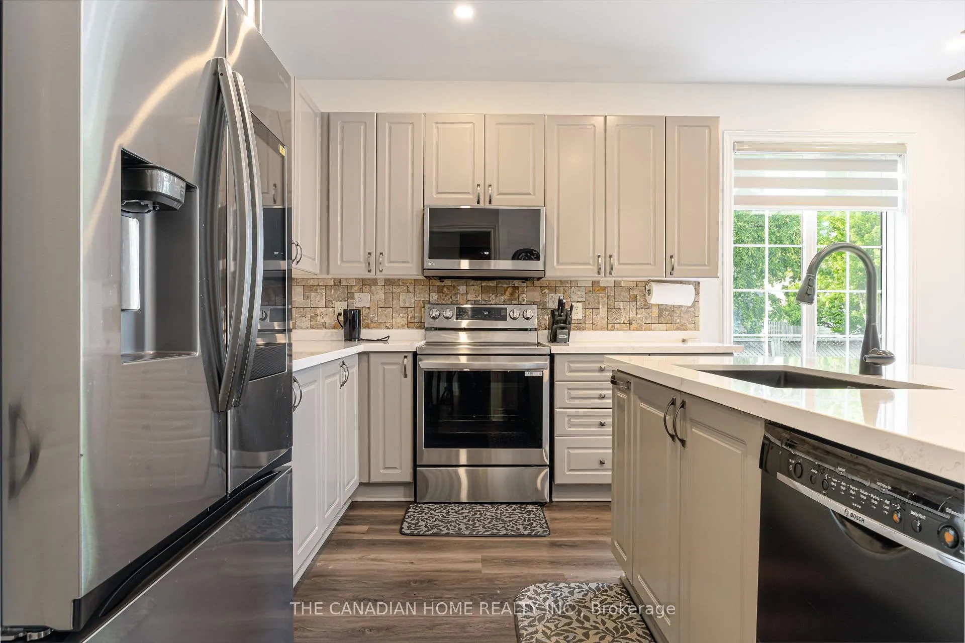 Photo 14 of 37 Darius Harns Drive, Whitby, Brooklin — HOMEH