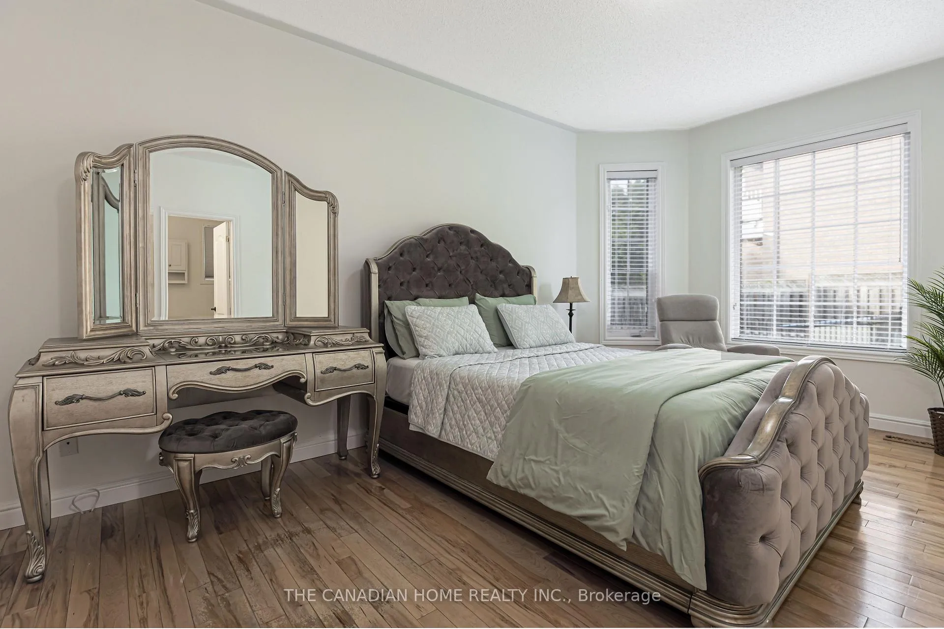 Photo 15 of 37 Darius Harns Drive, Whitby, Brooklin — HOMEH