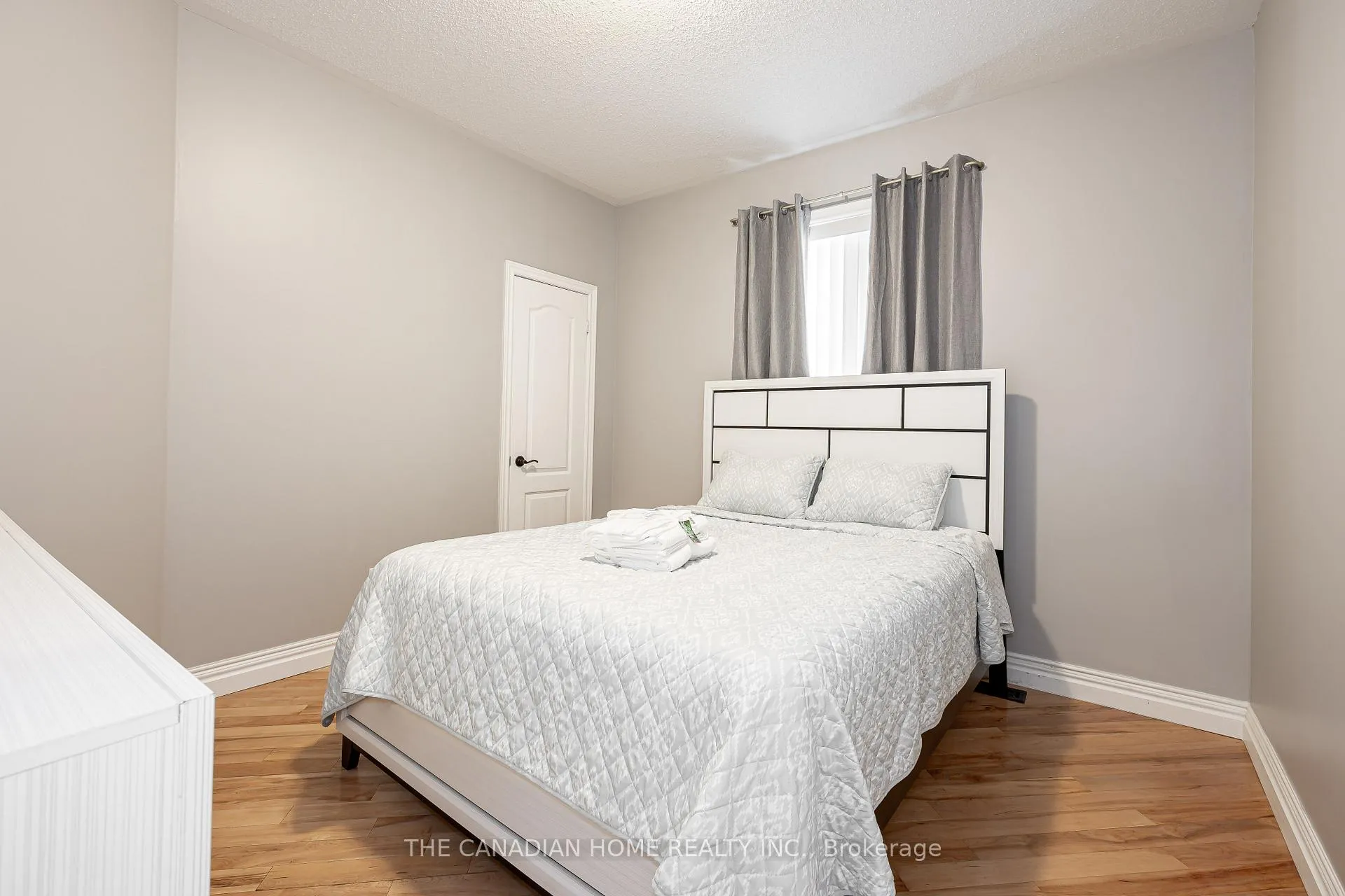 Photo 21 of 37 Darius Harns Drive, Whitby, Brooklin — HOMEH