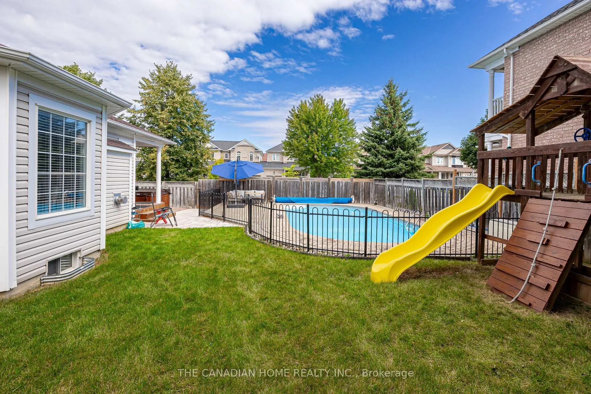 Photo 23 of 37 Darius Harns Drive, Whitby, Brooklin — HOMEH