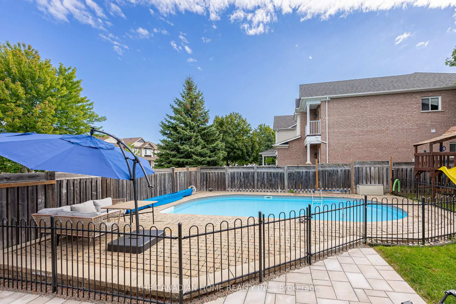 Photo 26 of 37 Darius Harns Drive, Whitby, Brooklin — HOMEH