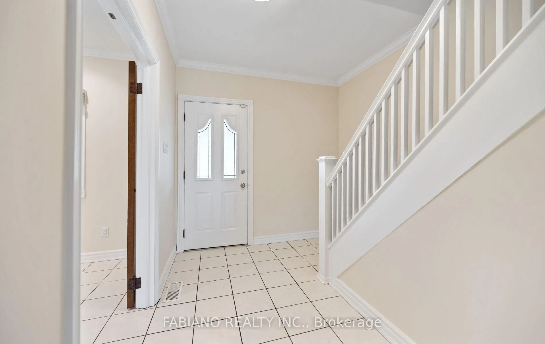 Photo 8 of 7872 - 7876 Kipling Avenue, Vaughan, West Woodbridge — HOMEH
